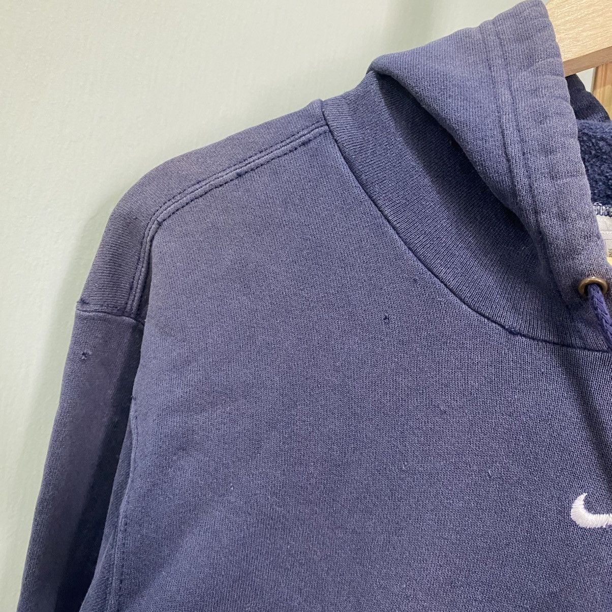 Nike VINTAGE RARE NIKE CENTER SWOOSH NAVY BLUE HOODIE Size US M / EU 48-50 / 2 - 10 Thumbnail