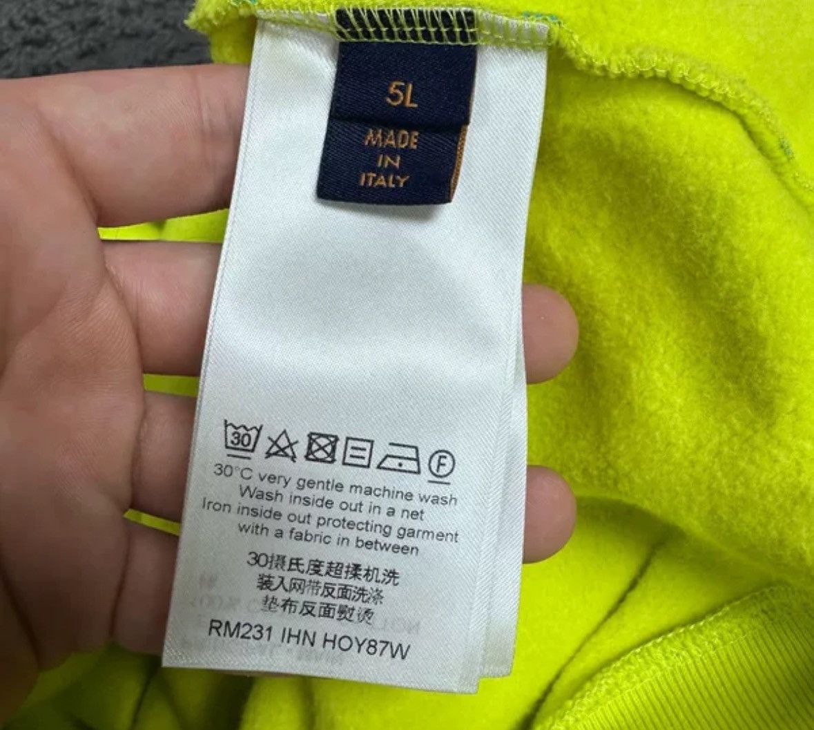 Louis Vuitton LOUIS VUITTON LV New Fluorescent Yellow Full Logo Hoodie Size US L / EU 52-54 / 3 - 4 Thumbnail
