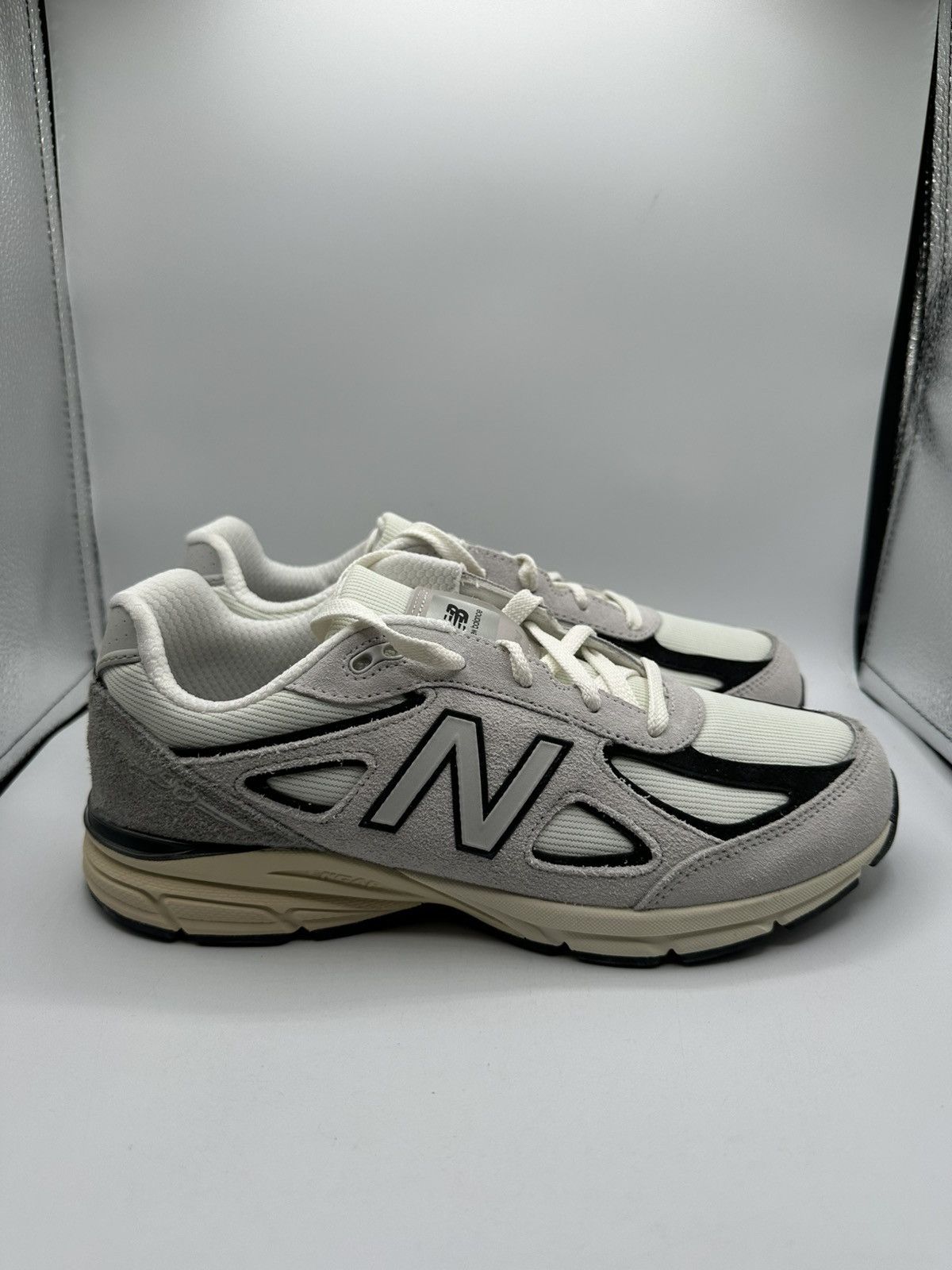 New Balance New Balance 990v4 Big Kid X Teddy Santis “Grey Black” Size US 7 / EU 40 - 3 Thumbnail