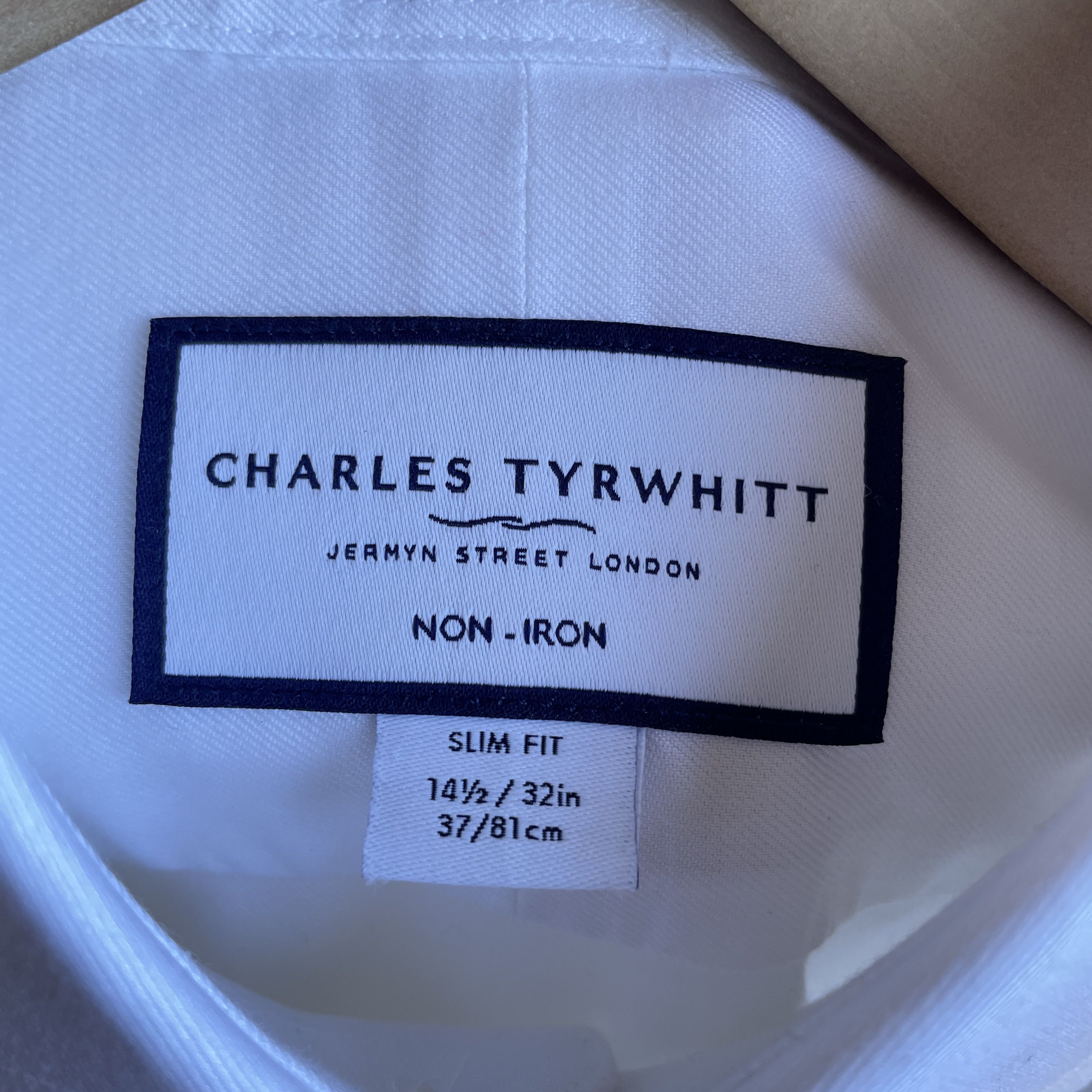 Charles Tyrwhitt Charles Tyrwhitt Slim Fit Non Iron White Dress Shirt Size 40R - 6 Thumbnail