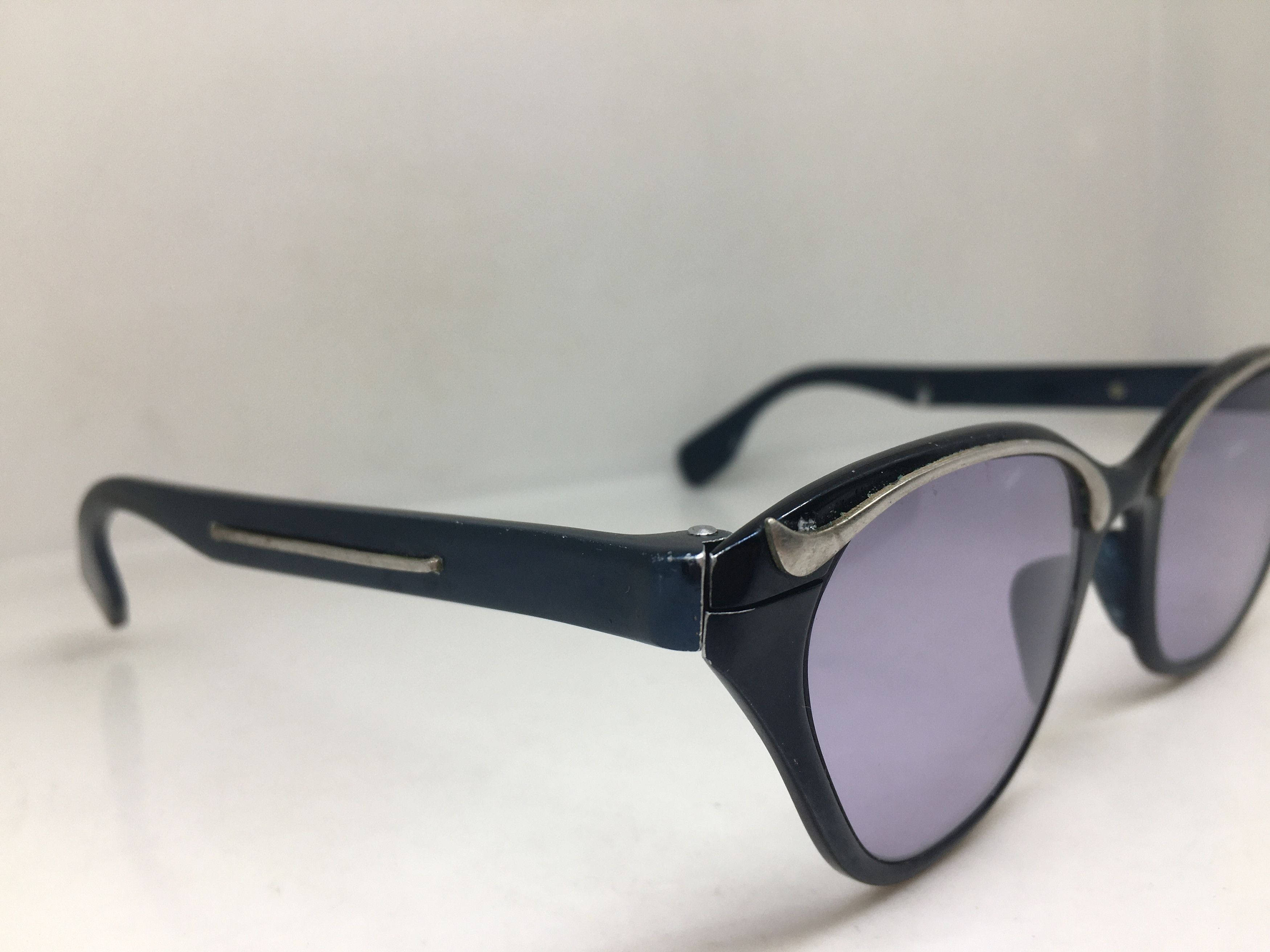 Vintage Vintage 50 AluminiumTura Cateye Diva Girls Sunglasses Size ONE SIZE - 2 Thumbnail