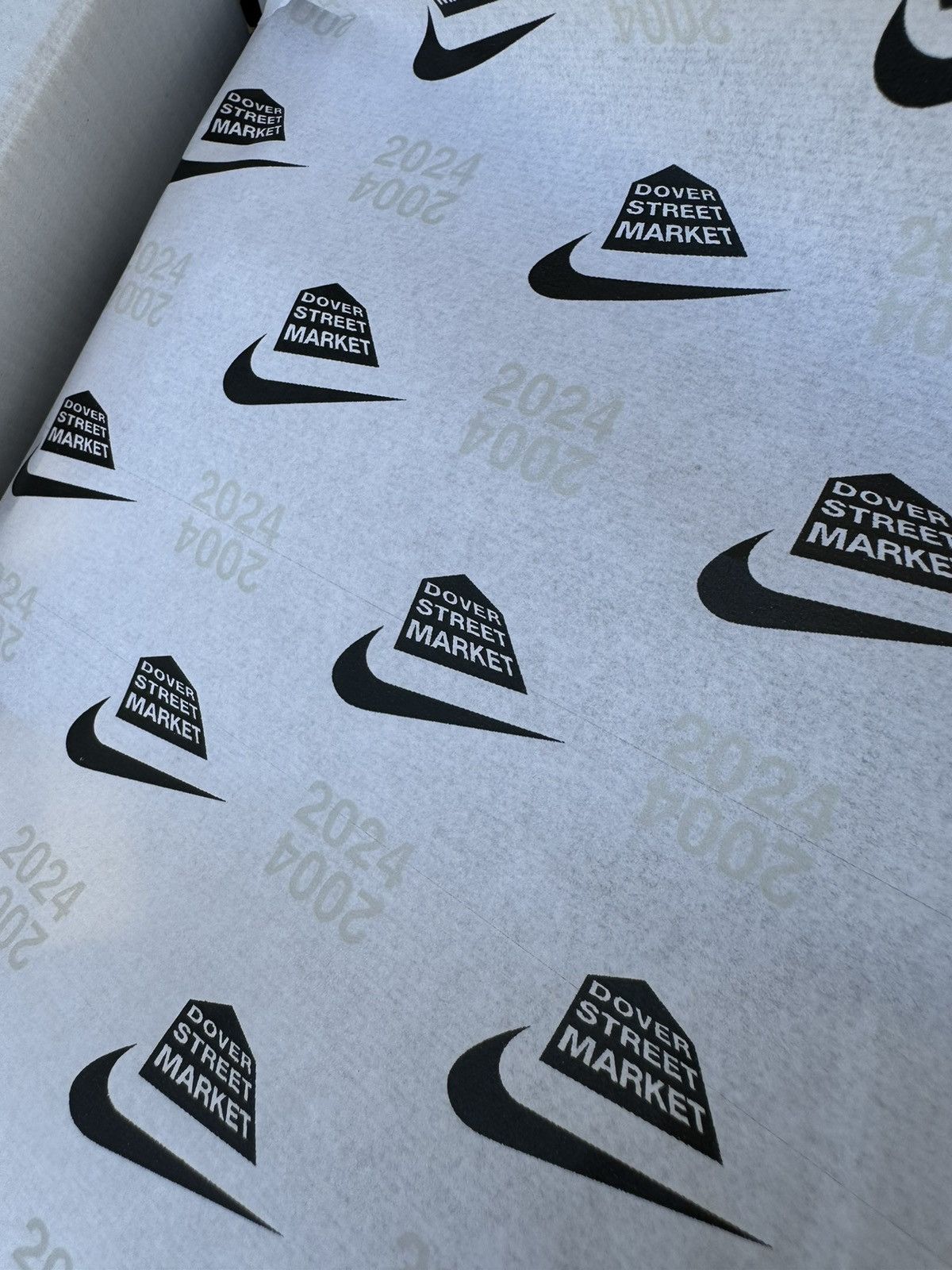 Nike Nike Zoom Vomero 5 x Dover Street Market 20th Anniversary Size US 9 / EU 42 - 20 Thumbnail