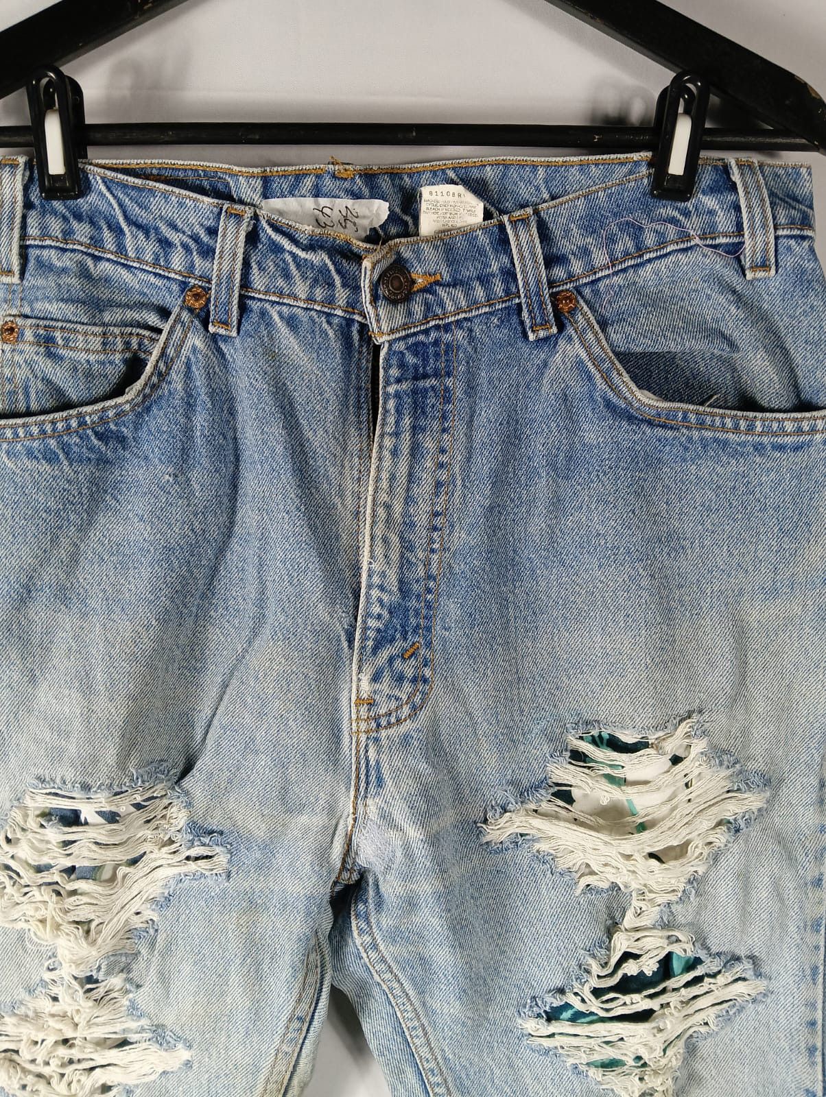 Levi's Vintage Clothing Vintage Levis 505 distressed denim rare orange tab Size US 35 - 4 Thumbnail