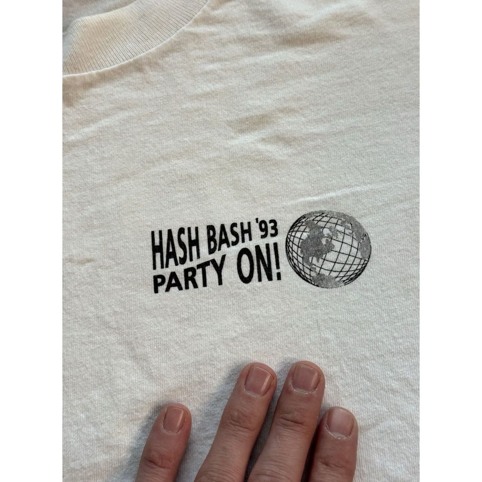 Fruit Of The Loom VINTAGE Wayne’s World Party On! Ann Arbor Hash Shirt XL White Movie Weed 1993 Tee T Size US XL / EU 56 / 4 - 4 Thumbnail