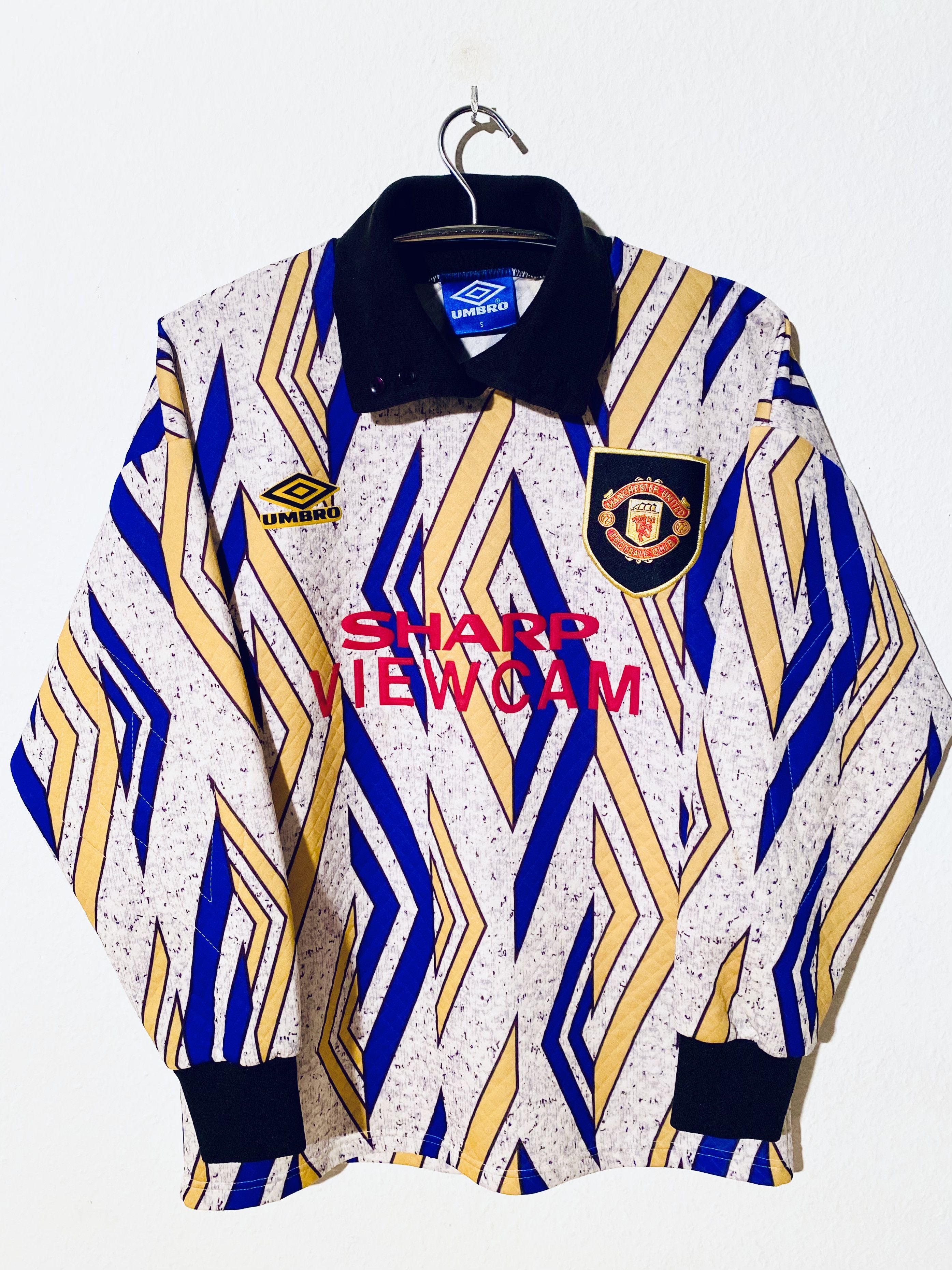 Umbro Manchester United Goalkeeper Away Jersey Shirt 1993 - 1995 Size US S / EU 44-46 / 1 - 2 Thumbnail