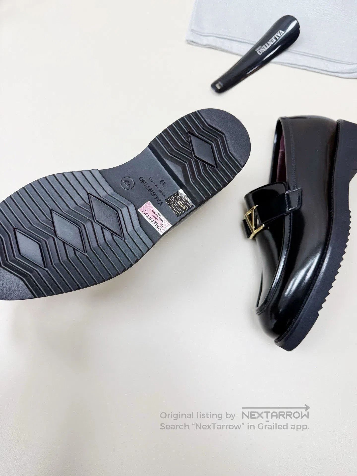 Valentino Valentino Thick. Size US 7 / IT 37 - 6 Thumbnail