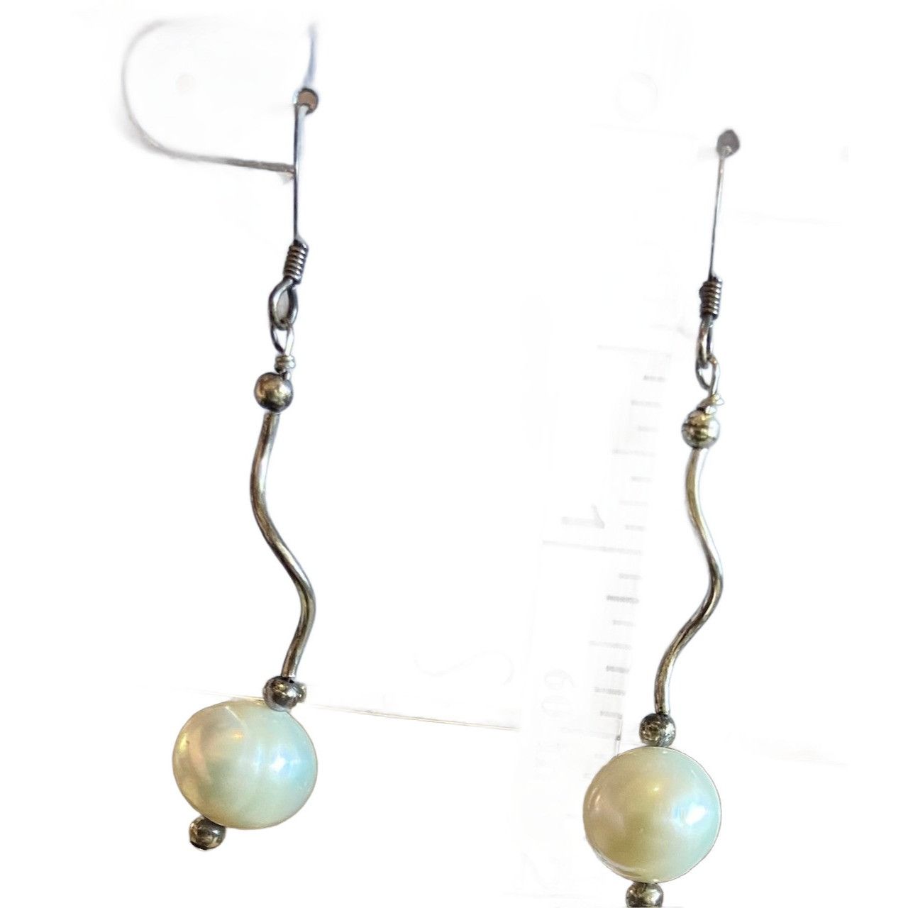 Other Periwinkle by Barlow White Faux Pearl & Silver Tone Wavy Dan Size ONE SIZE - 2 Thumbnail