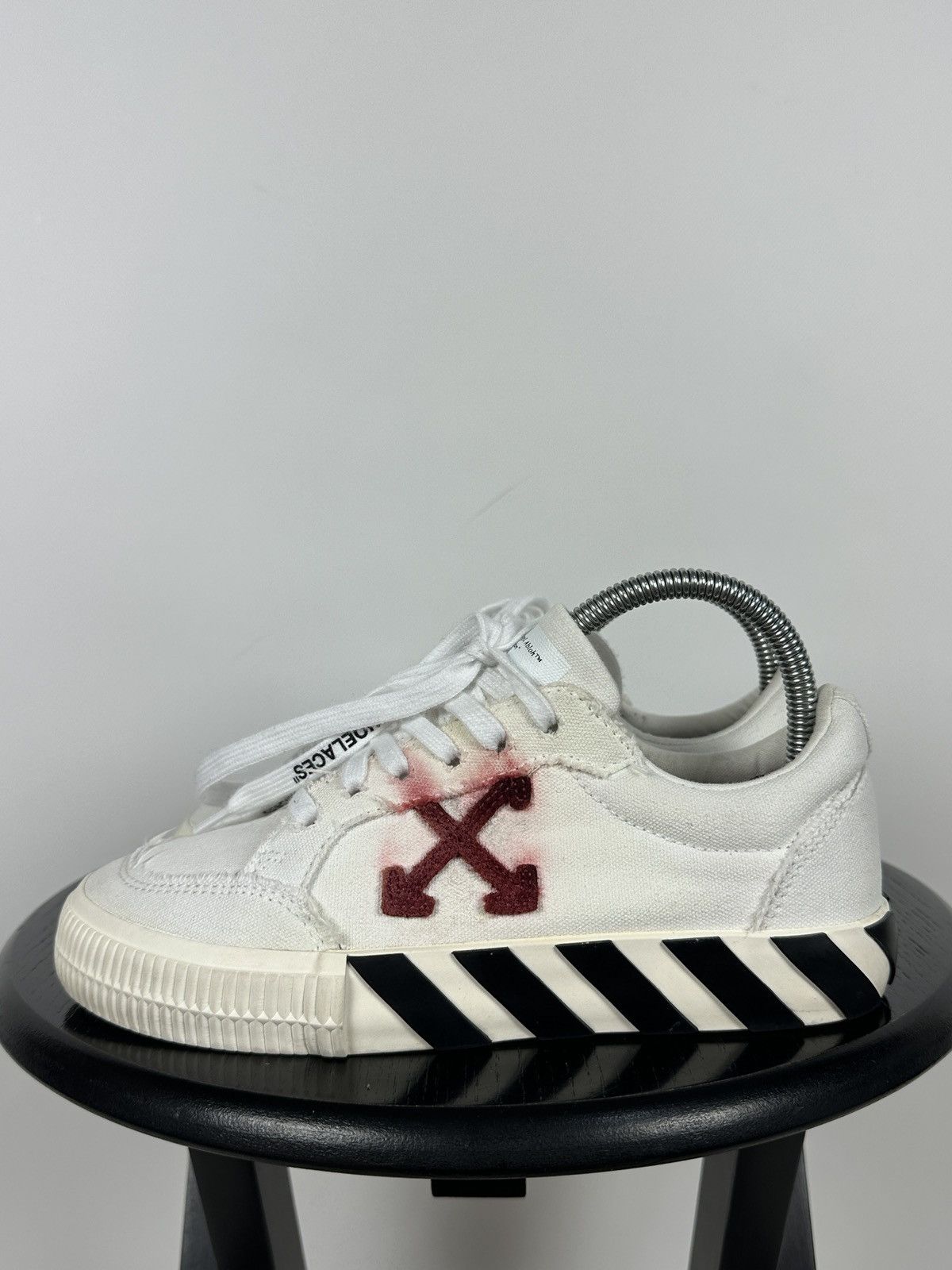 Off-White Off-White Vulcanized Virgil Abloh Low Top Sneakers Size US 7 / IT 37 - 2 Thumbnail