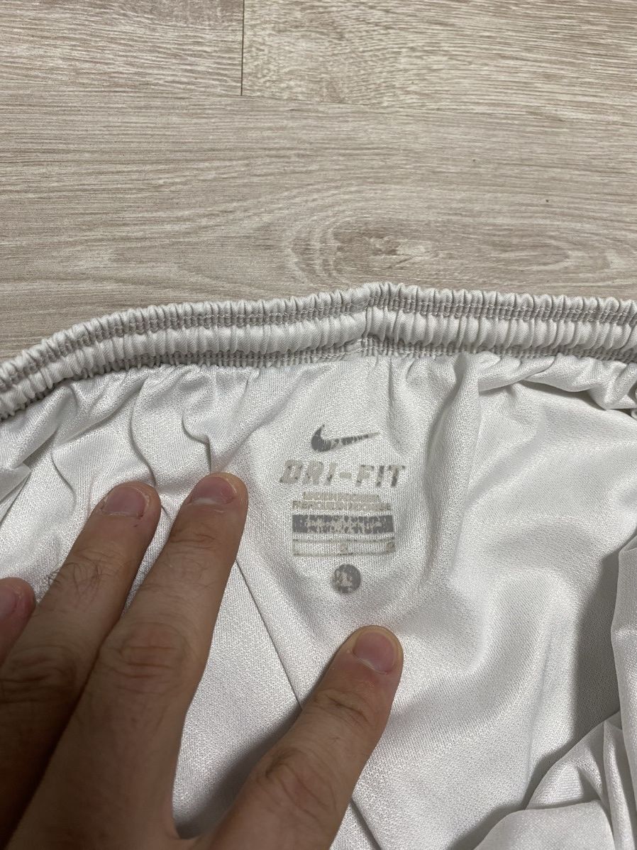 Nike Nike shorts 34” Manchester City jersey Size US 34 / EU 50 - 5 Thumbnail