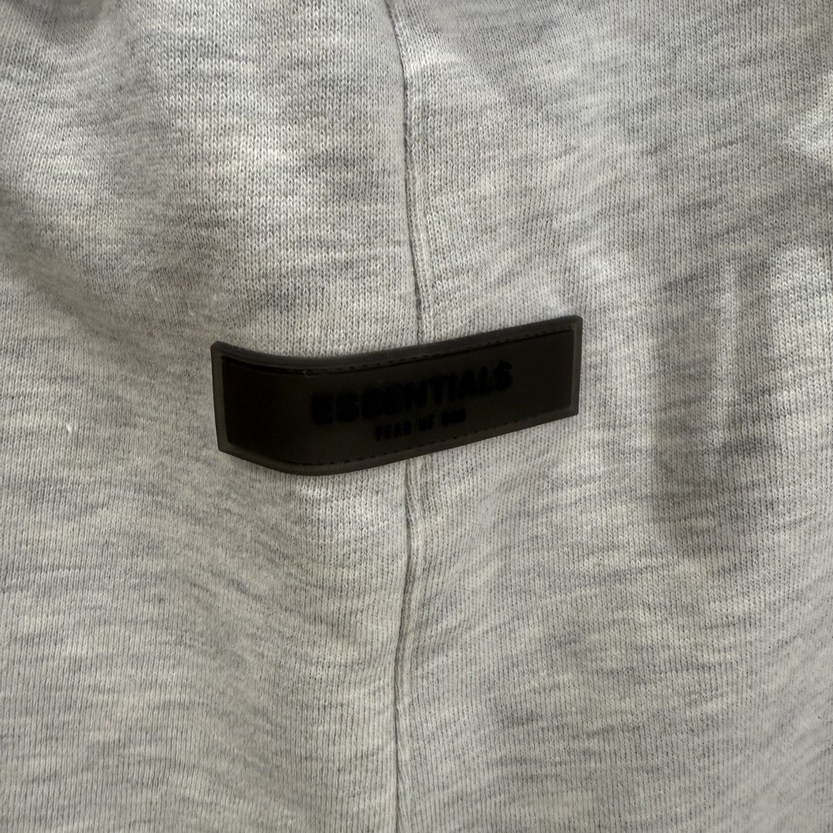Fear of God Fear of God Essentials Sweatshort SS22 Light Oatmeal Size US 34 / EU 50 - 3 Thumbnail