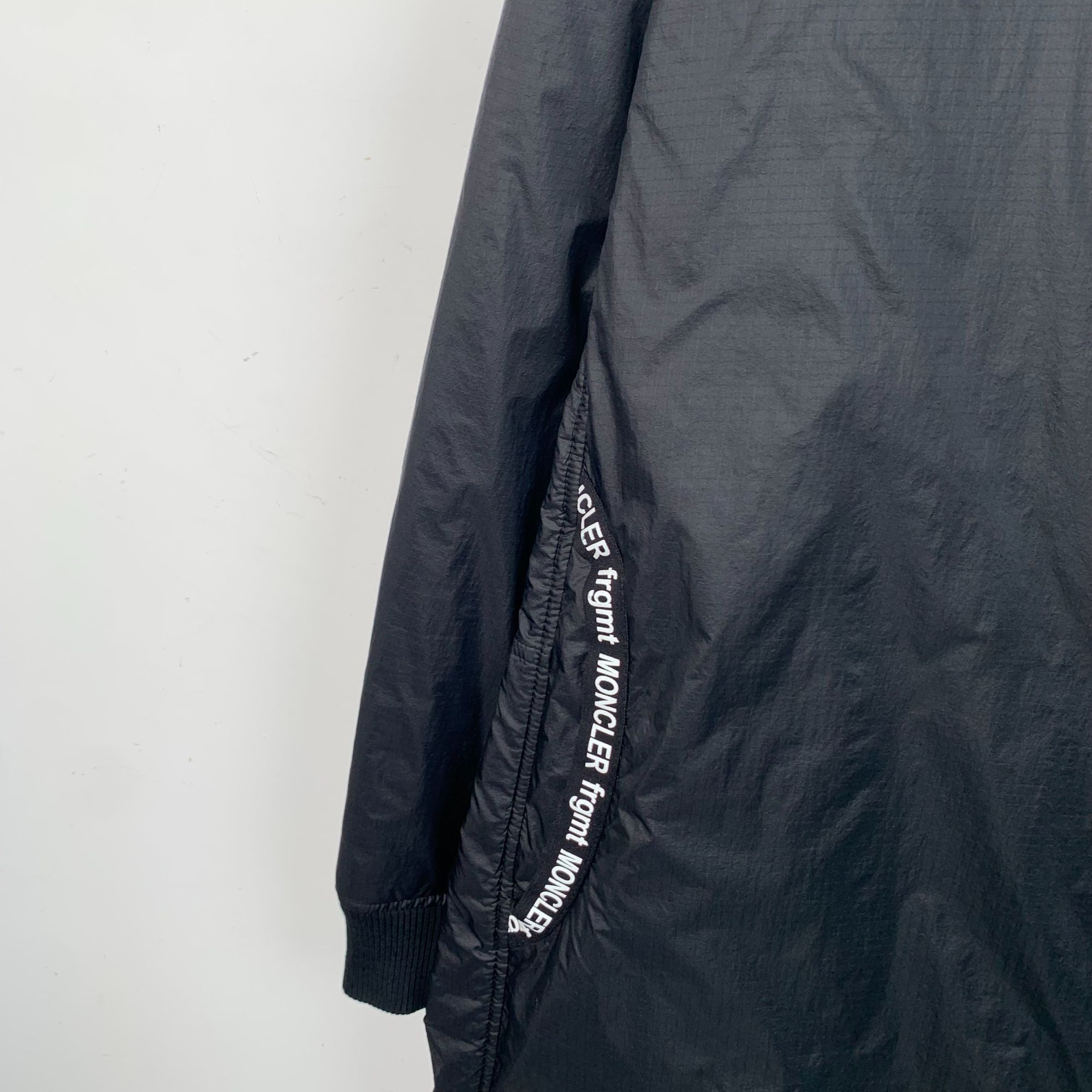 Moncler Genius Moncler Genius Black Hooded Long Coat With Logo Patch Size US XL / EU 56 / 4 - 4 Thumbnail