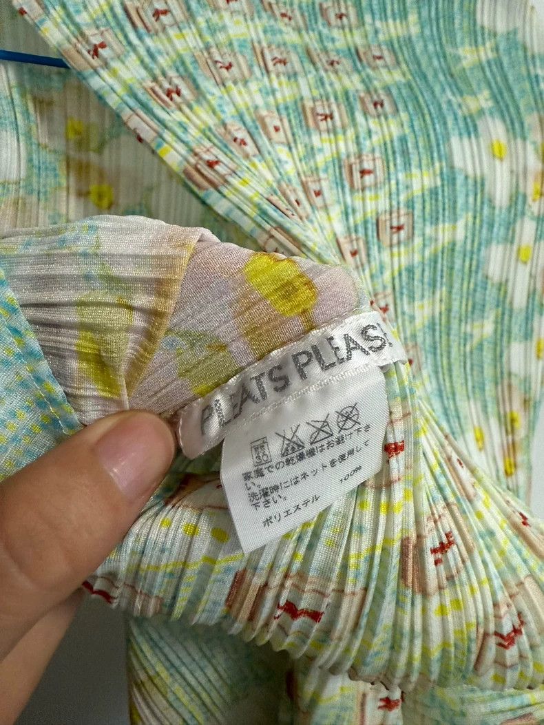 Issey Miyake Issey Miyake size:3 Light green pleated submarine dress Size S / US 4 / IT 40 - 7 Thumbnail