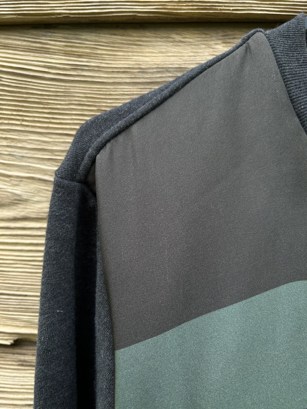 Burberry Burberry Black Printed Silk Fish Ornament Sweatshirt Crew Size US S / EU 44-46 / 1 - 4 Thumbnail