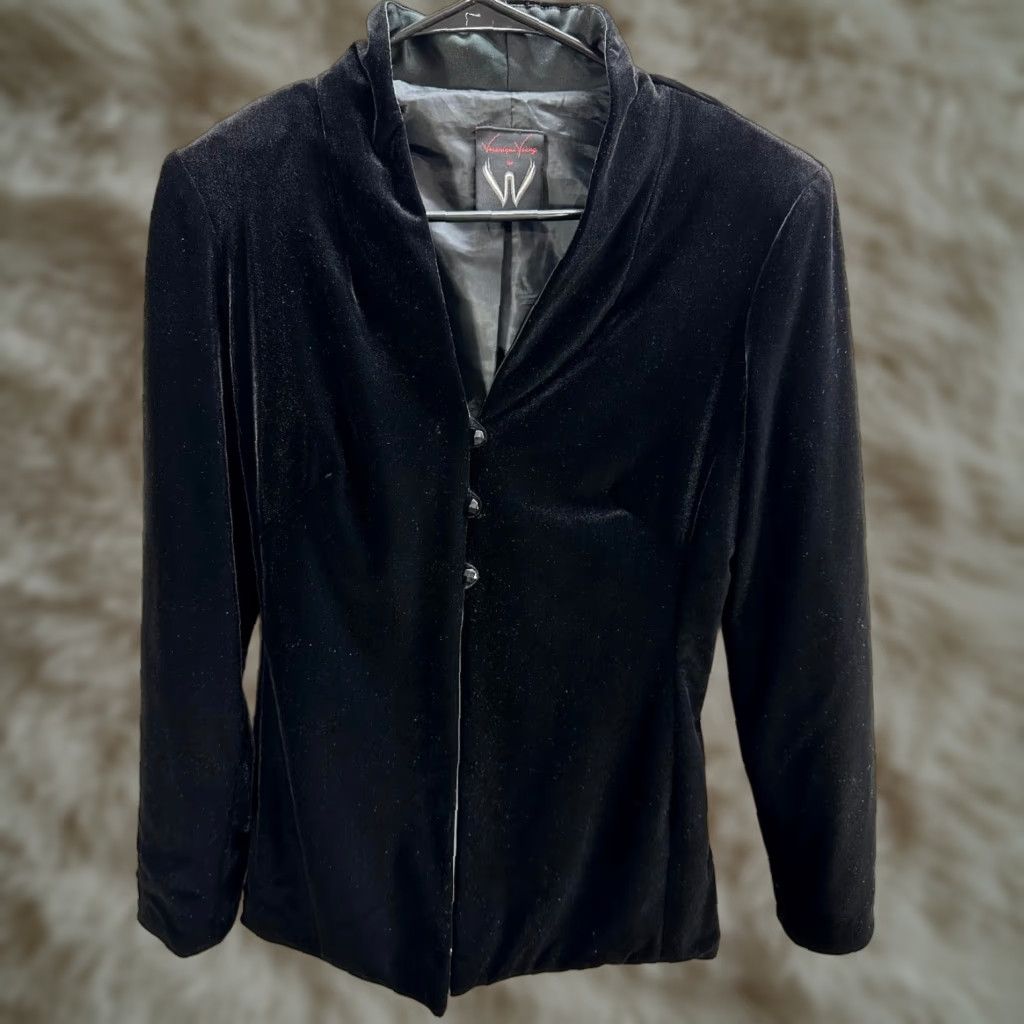 Velvet VINTAGE Veronique Young for W Collection Black Velvet Velour Jacket Gothic Sz 2 Women’s Velvet Jacket Gothic Woman XS? Size XS / US 0-2 / IT 36-38 - 1 Thumbnail