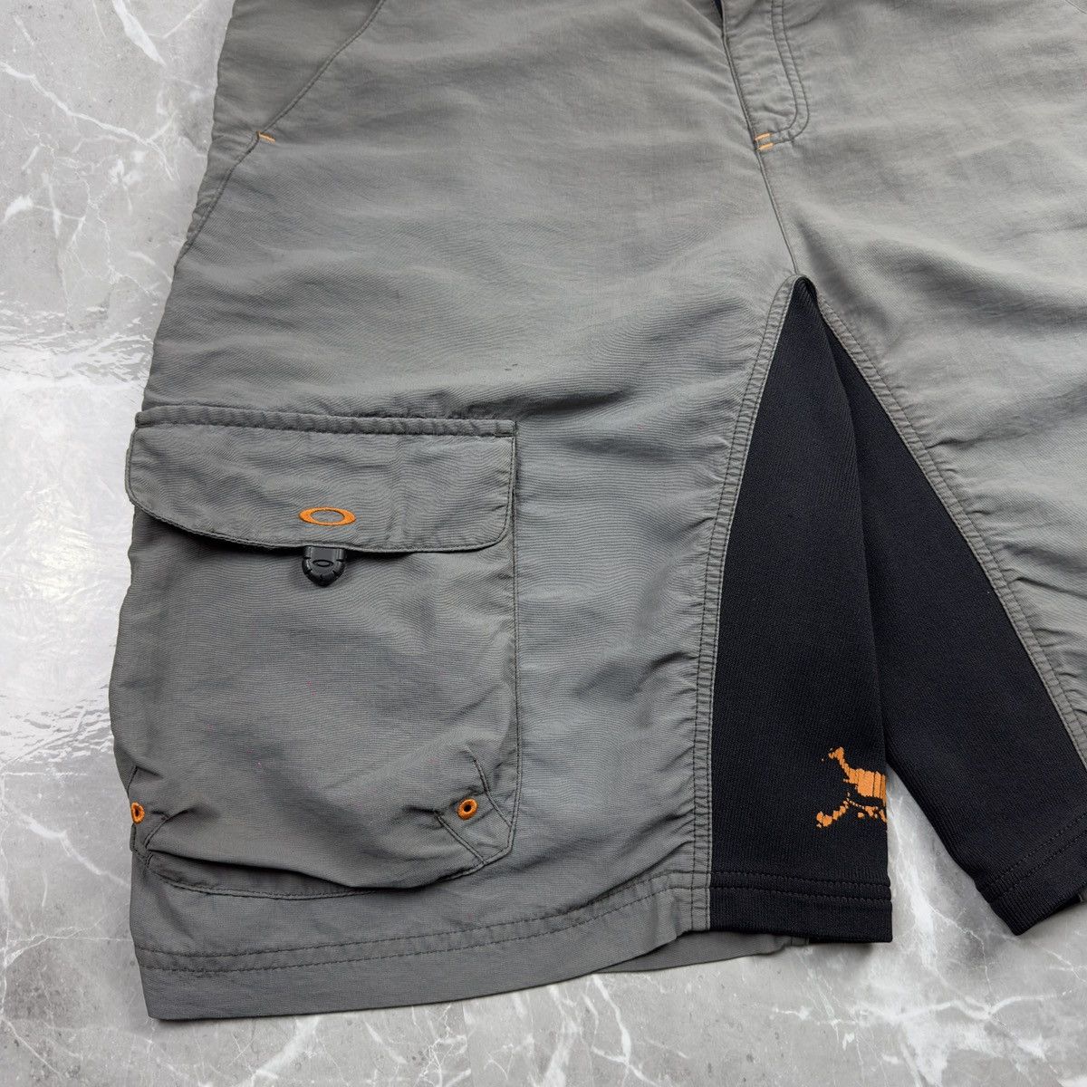 Oakley Vintage Oakley☠️ Red Tab Skeleton Logo Cargo Shorts L Size Size US 34 / EU 50 - 3 Thumbnail