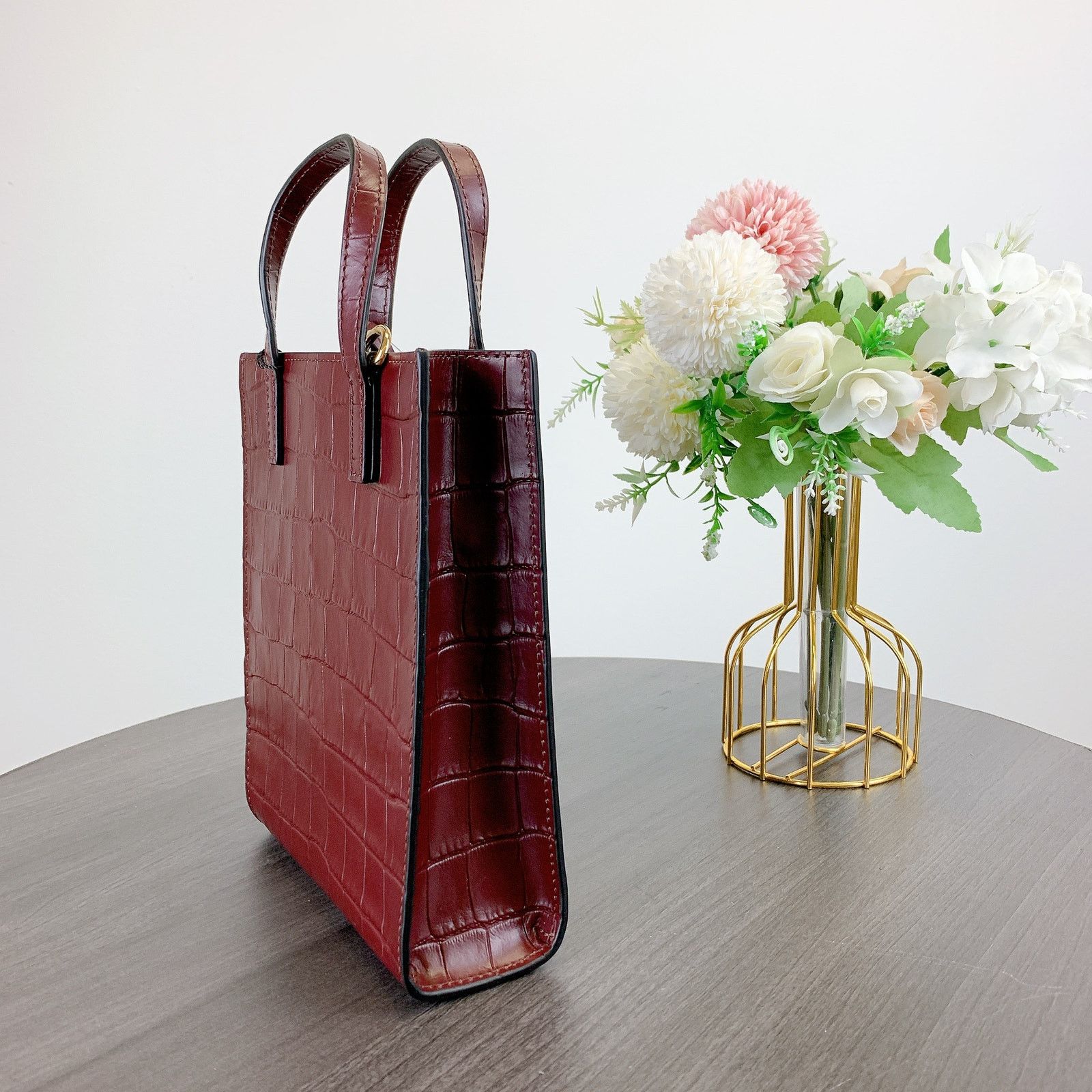 Marc Jacobs Marc Jacobs H017L01RE22-606 Micro Grind Tote Embossed SYRAH Size ONE SIZE - 4 Thumbnail