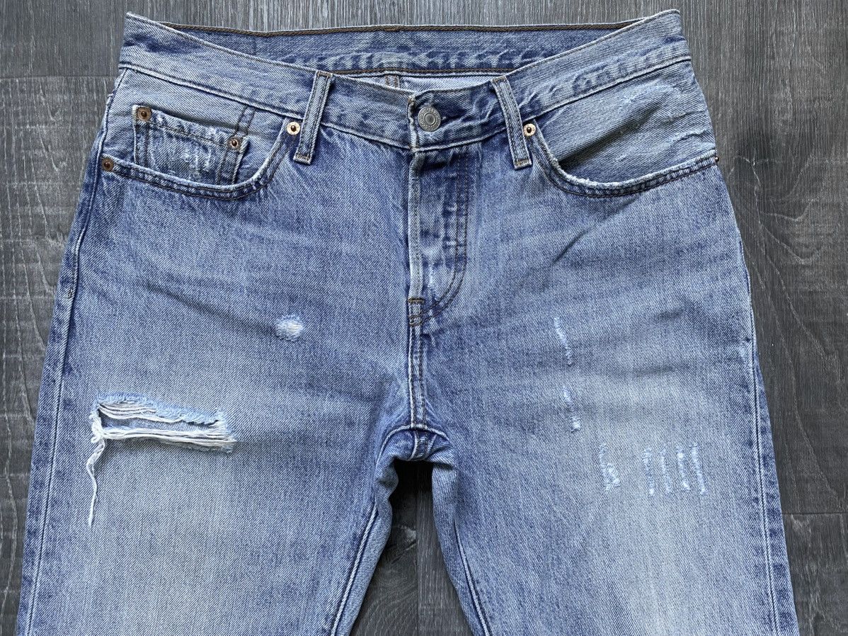 Levi's Vintage Clothing Levi’s Customized Tapered 501 CT Torn Distressed Jeans Denim Size 26" / US 2 / IT 38 - 4 Thumbnail