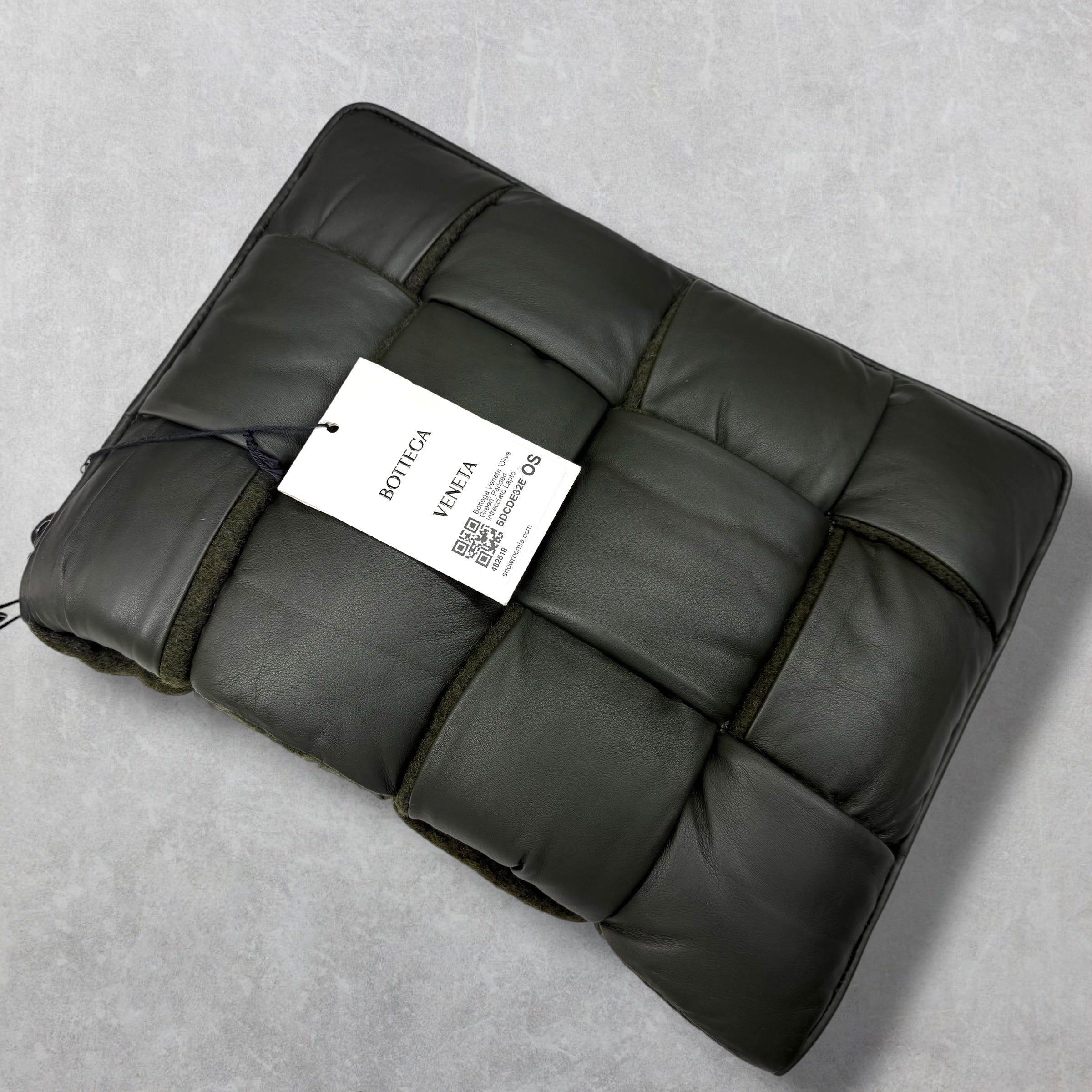 Bottega Veneta Bottega Veneta Maxi Padded Intrecciato Pouch Size ONE SIZE - 3 Thumbnail