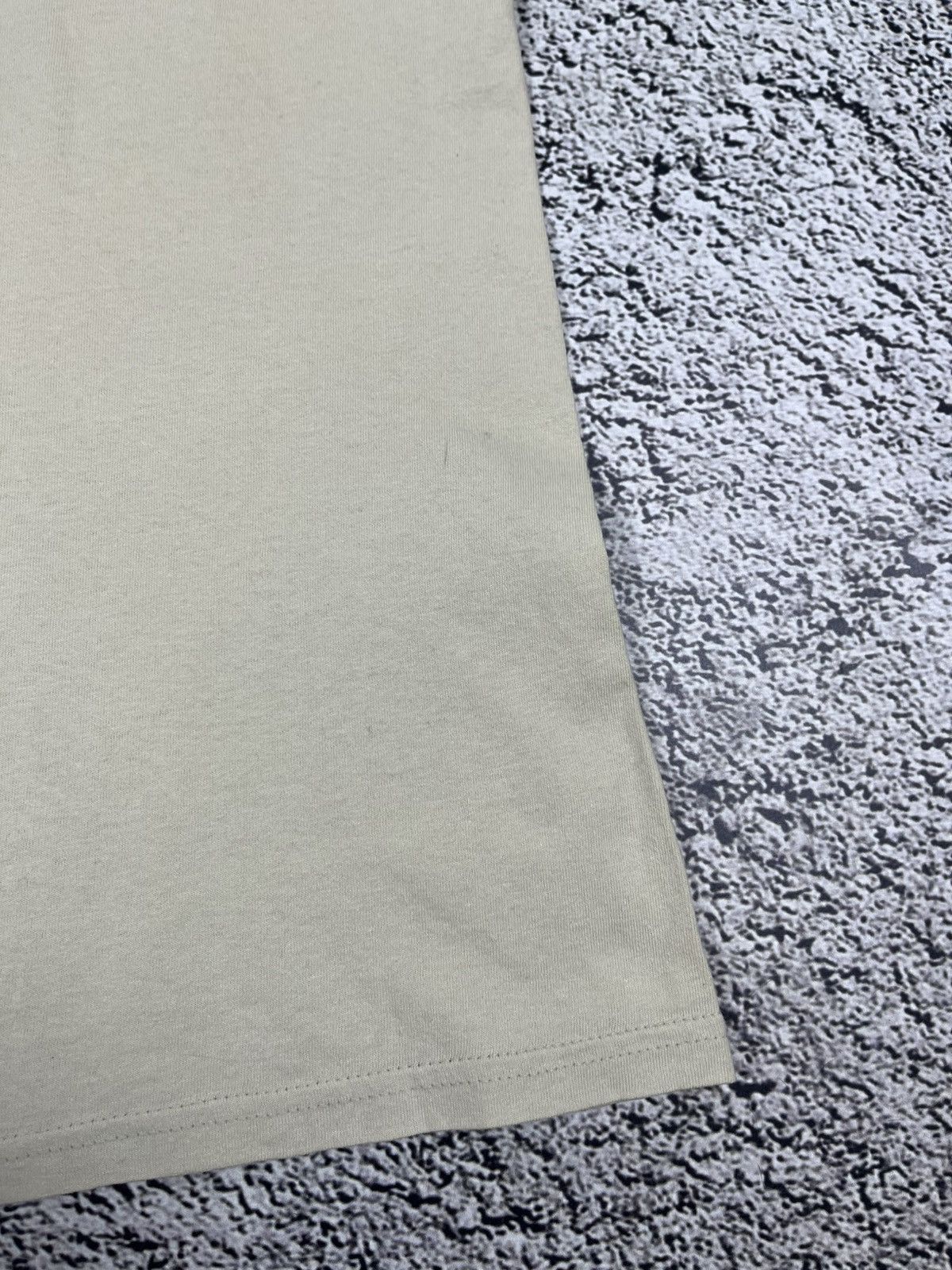 Band Tees Vintage Elvis Presley logo band tee big logo size M Size US M / EU 48-50 / 2 - 12 Thumbnail