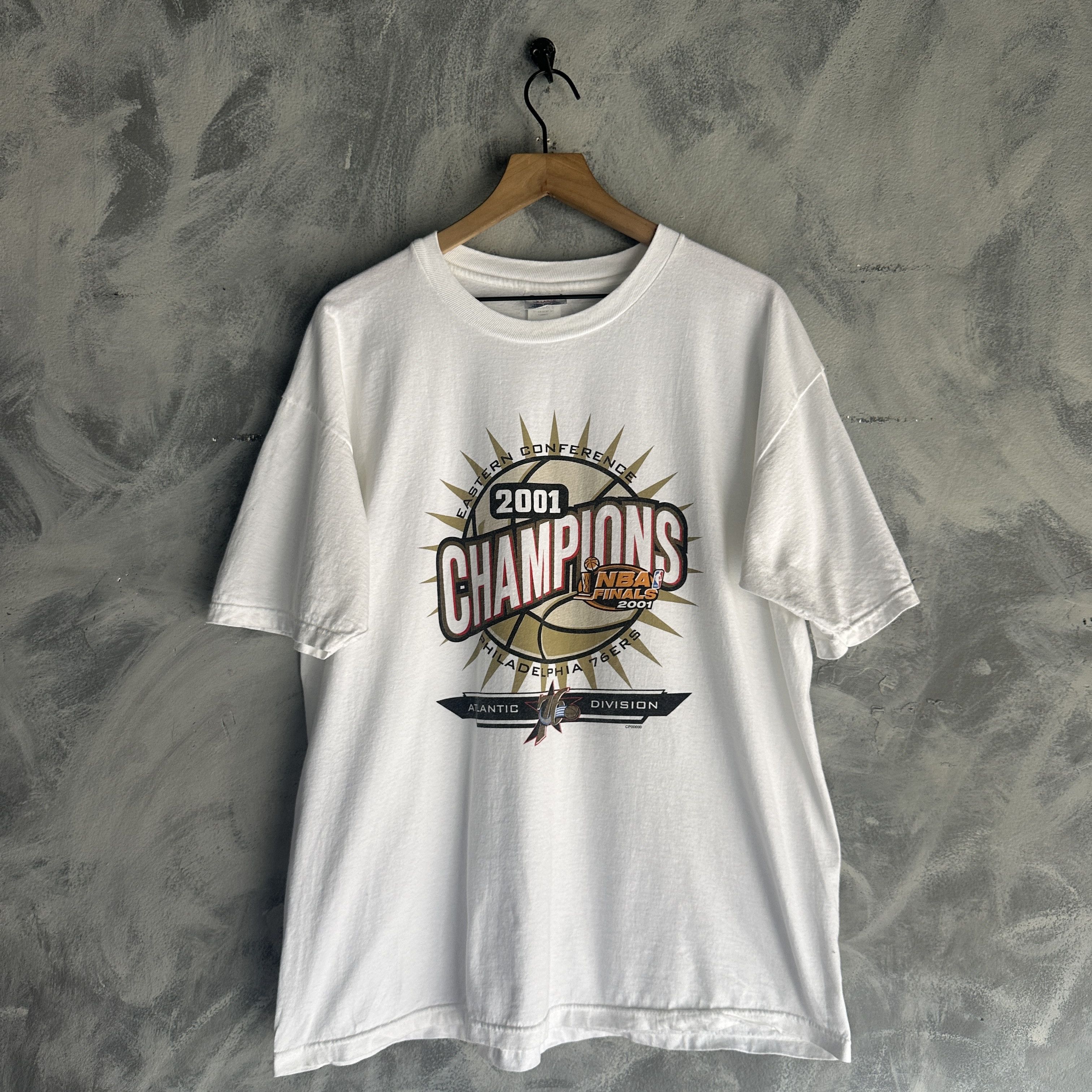 Champion VTG Philadelphia 76ers T Shirt Champion 2001 Finals Size US XL / EU 56 / 4 - 1 Thumbnail