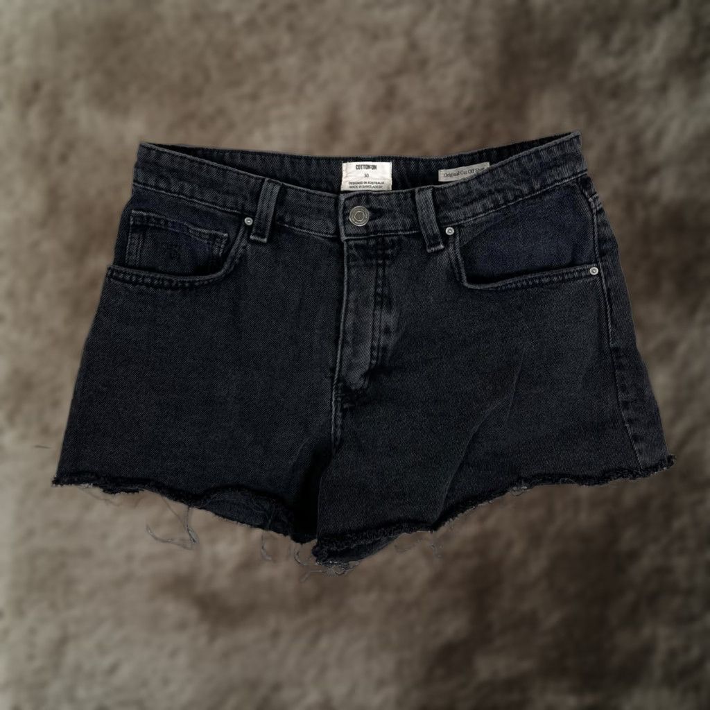 Cotton On Cotton On Shorts Womens 30 Black Original Cut Off Denim Raw Hem Fringe Casual Size 30" / US 8 / IT 44 - 1 Thumbnail