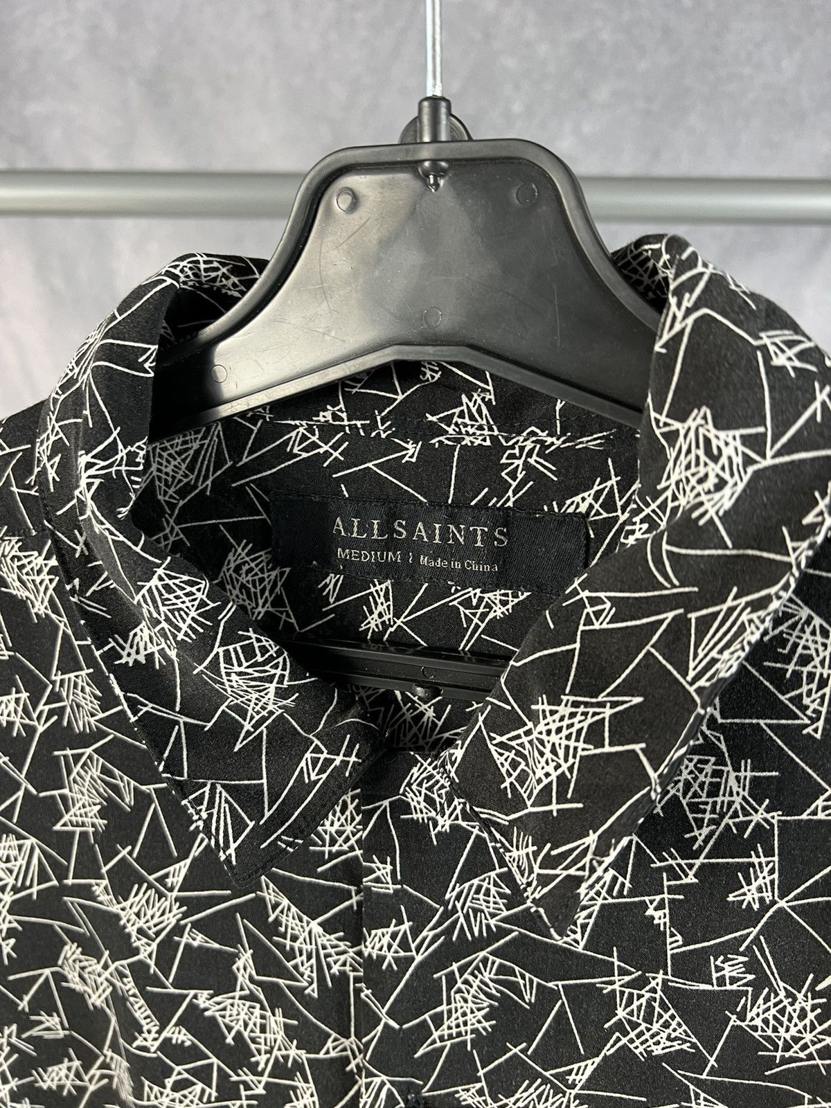 20471120 × Allsaints All saints scribble ss shirt Size US M / EU 48-50 / 2 - 8 Thumbnail