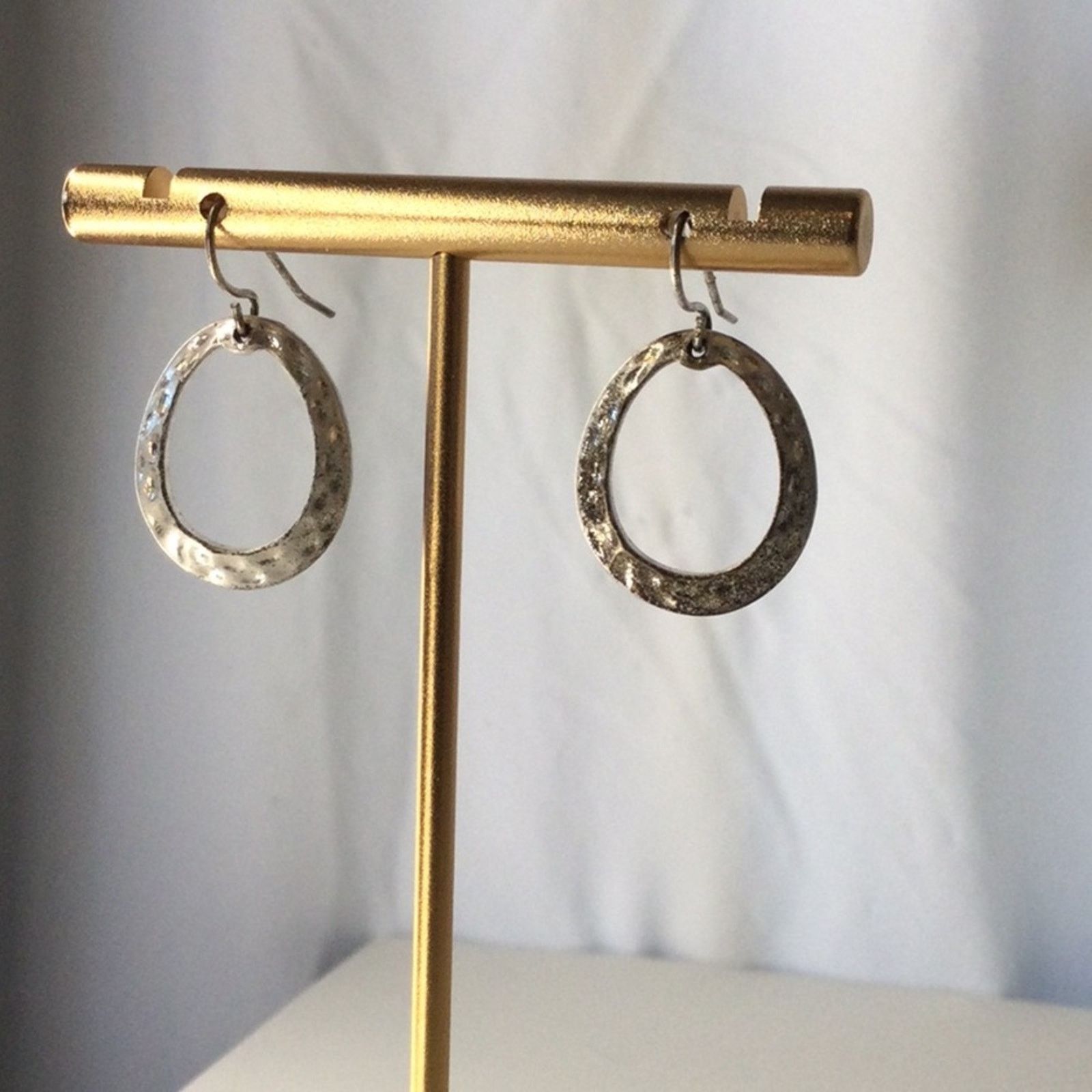 Other Silver Tone Small Vintage 1980's Hammered Oval Earrings Size ONE SIZE - 2 Thumbnail