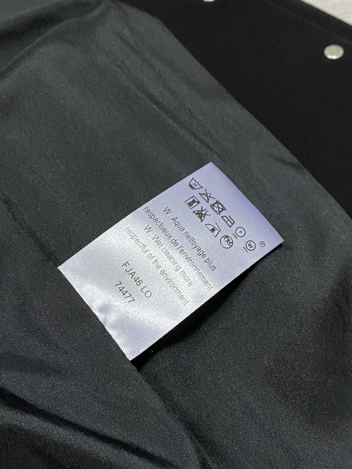 Louis Vuitton Louis Vuitton uniforms Jacket buttons Size XS / US 0-2 / IT 36-38 - 5 Thumbnail