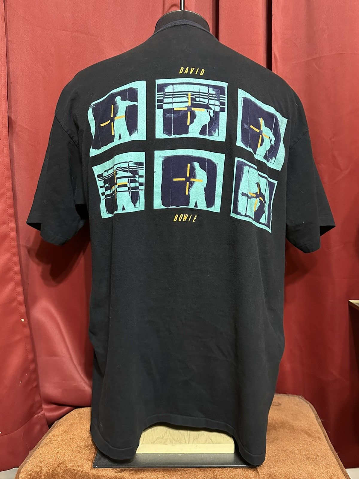 Band Tees × Vintage Vintage David Bowie Tshirt 90s Sound & Vision Band Tee Grail Size US XL / EU 56 / 4 - 2 Thumbnail