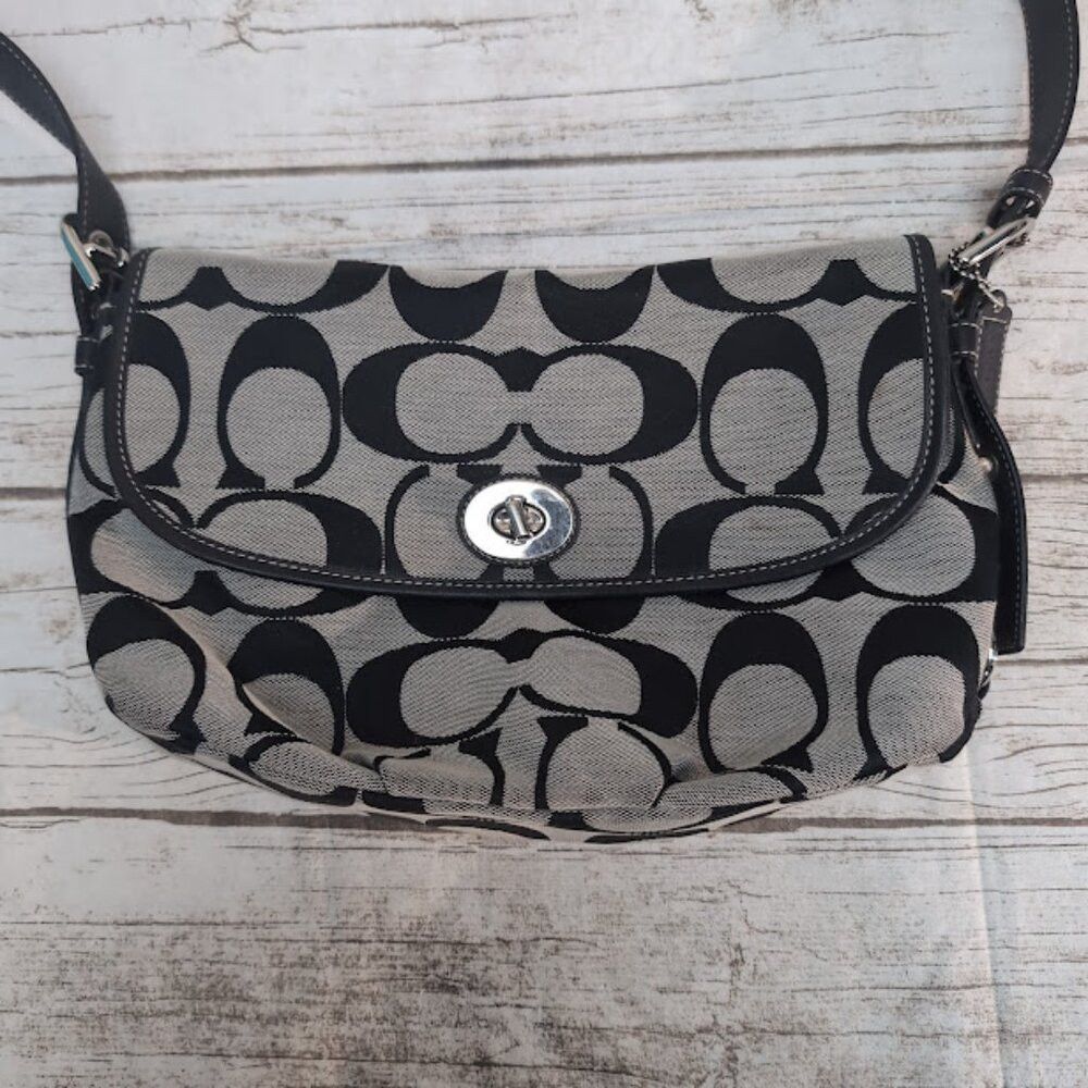 Coach Vintage Coach Purse Canvas and Leather Black and Cream Size ONE SIZE - 2 Thumbnail