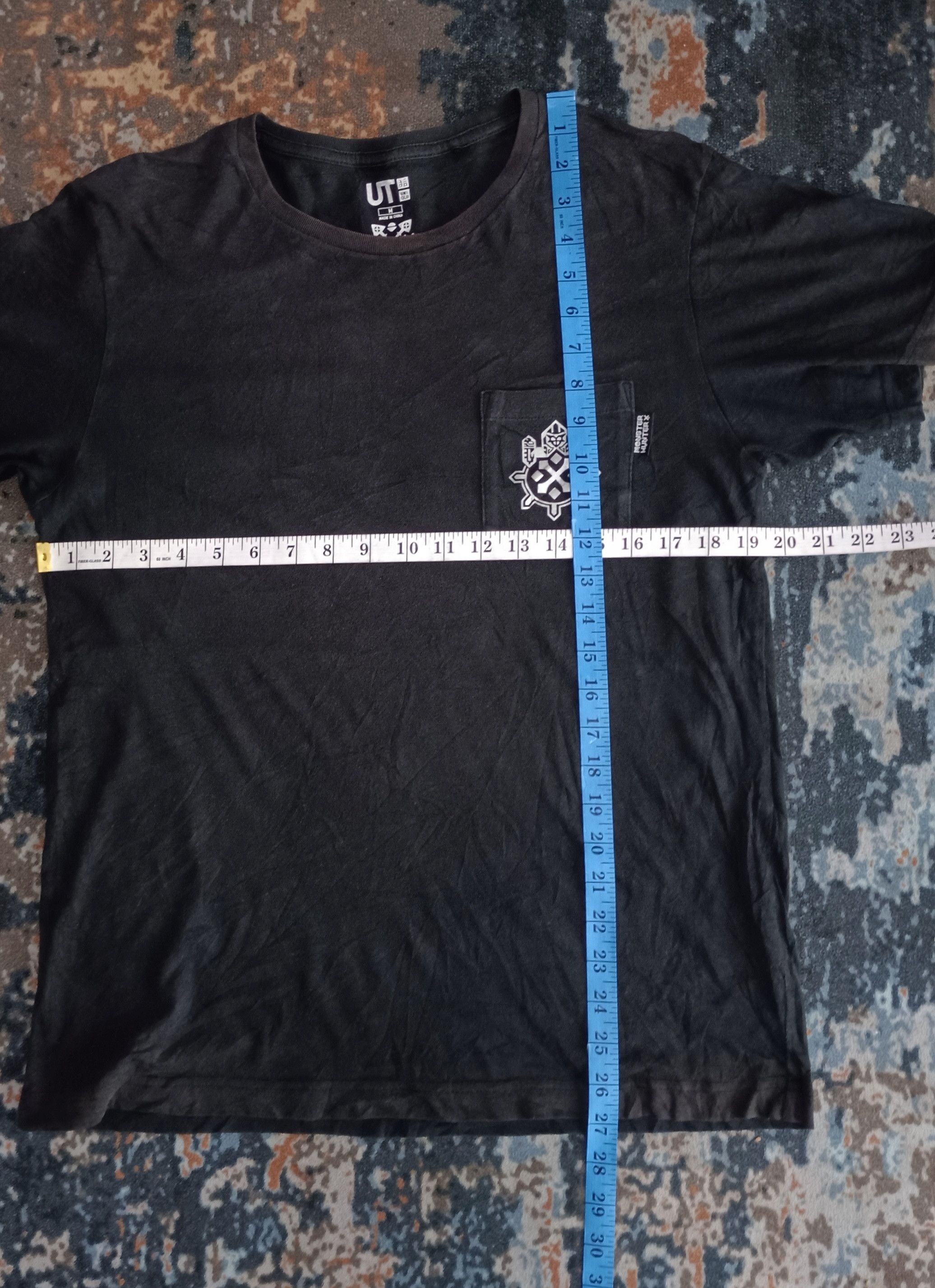 Uniqlo Monster Hunter Uniqlo Short Sleeve T Shirt Size US M / EU 48-50 / 2 - 9 Thumbnail