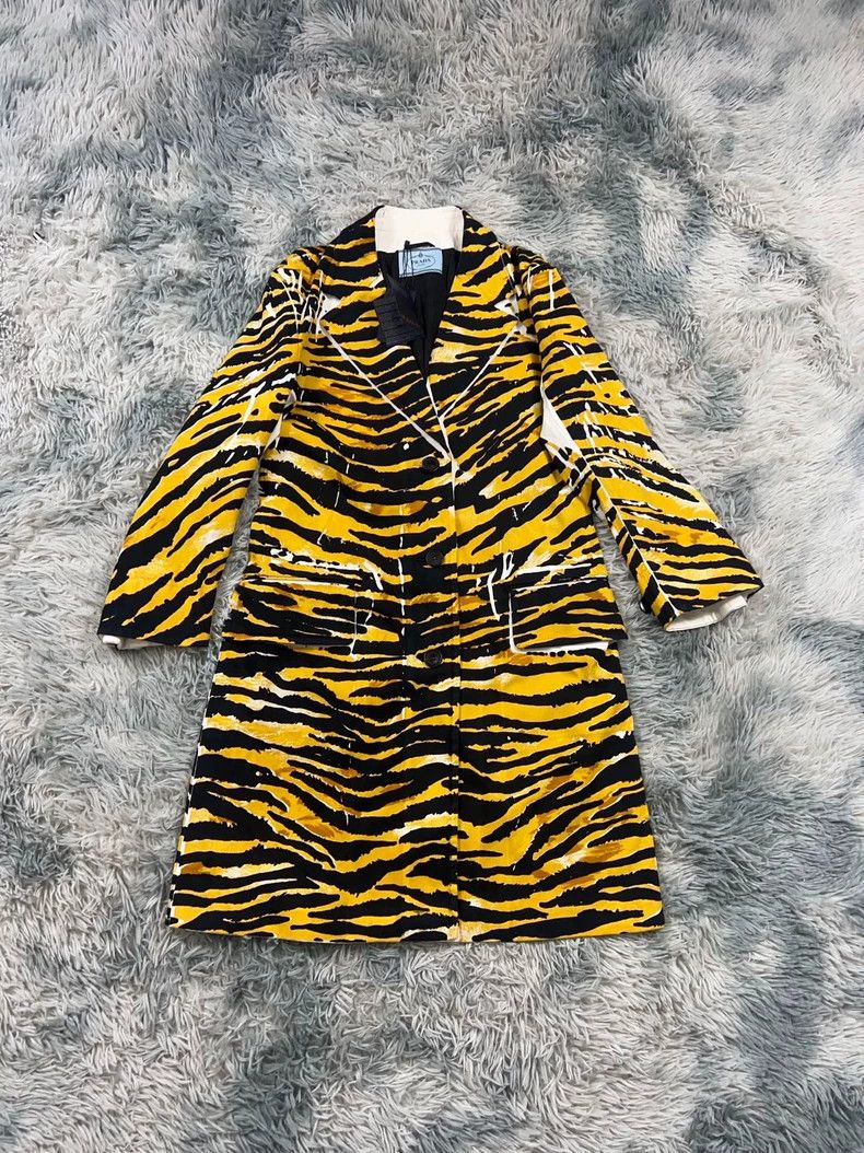 Prada Prada Show style tiger pattern coat 2502-Nextarrow Size US XXS / EU 40 - 1 Thumbnail