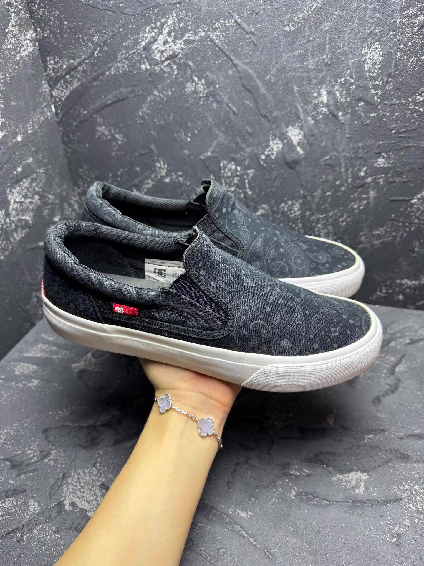 DC DC Black Slip-On Sneakers Q10 Size US 8.5 / EU 41-42 - 3 Thumbnail
