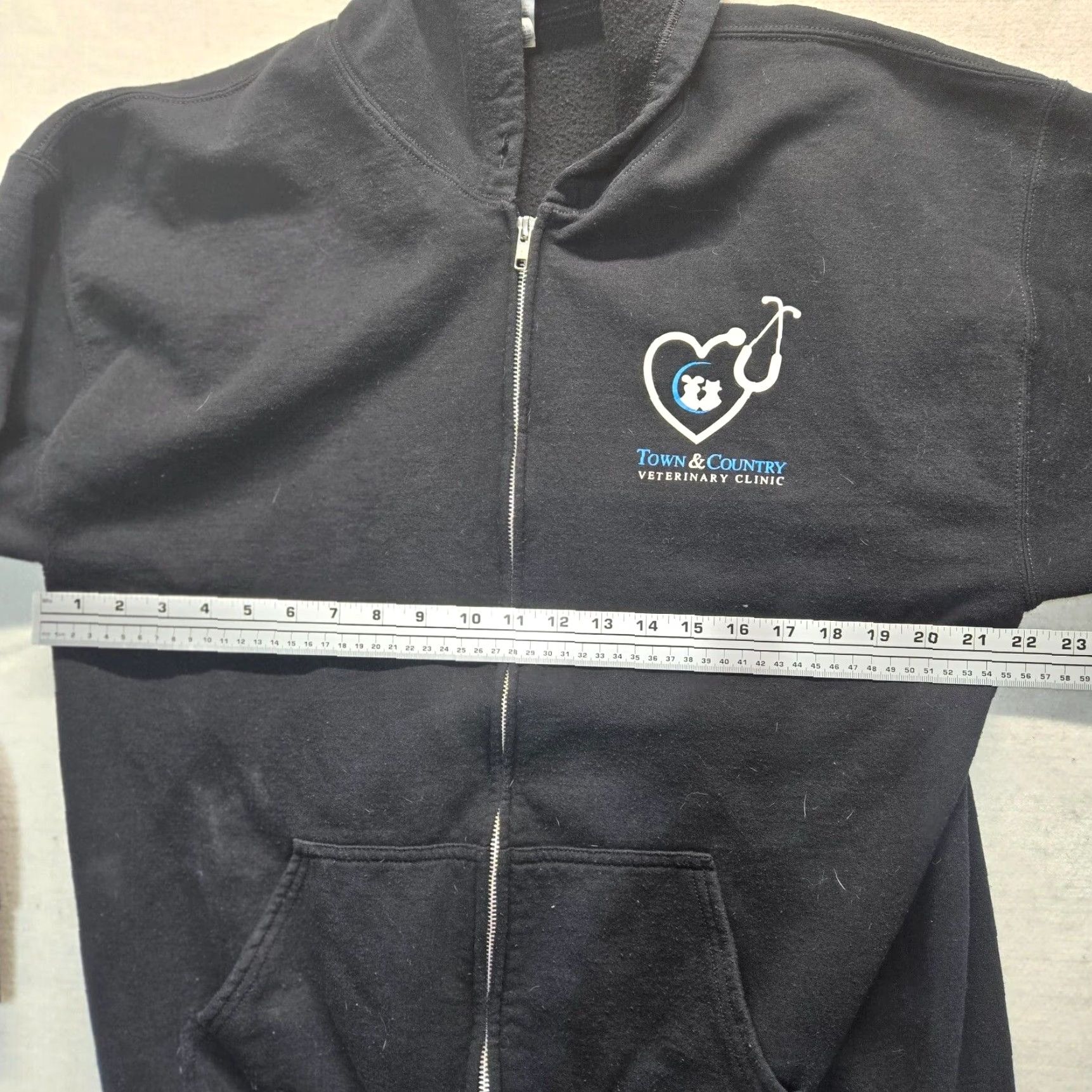 Vintage VINTAGE Town & Country Veterinary Sweater Hoodie Shirt Unisex XL Black Logo Sweatshirt Mens Womens Size US XL / EU 56 / 4 - 6 Thumbnail