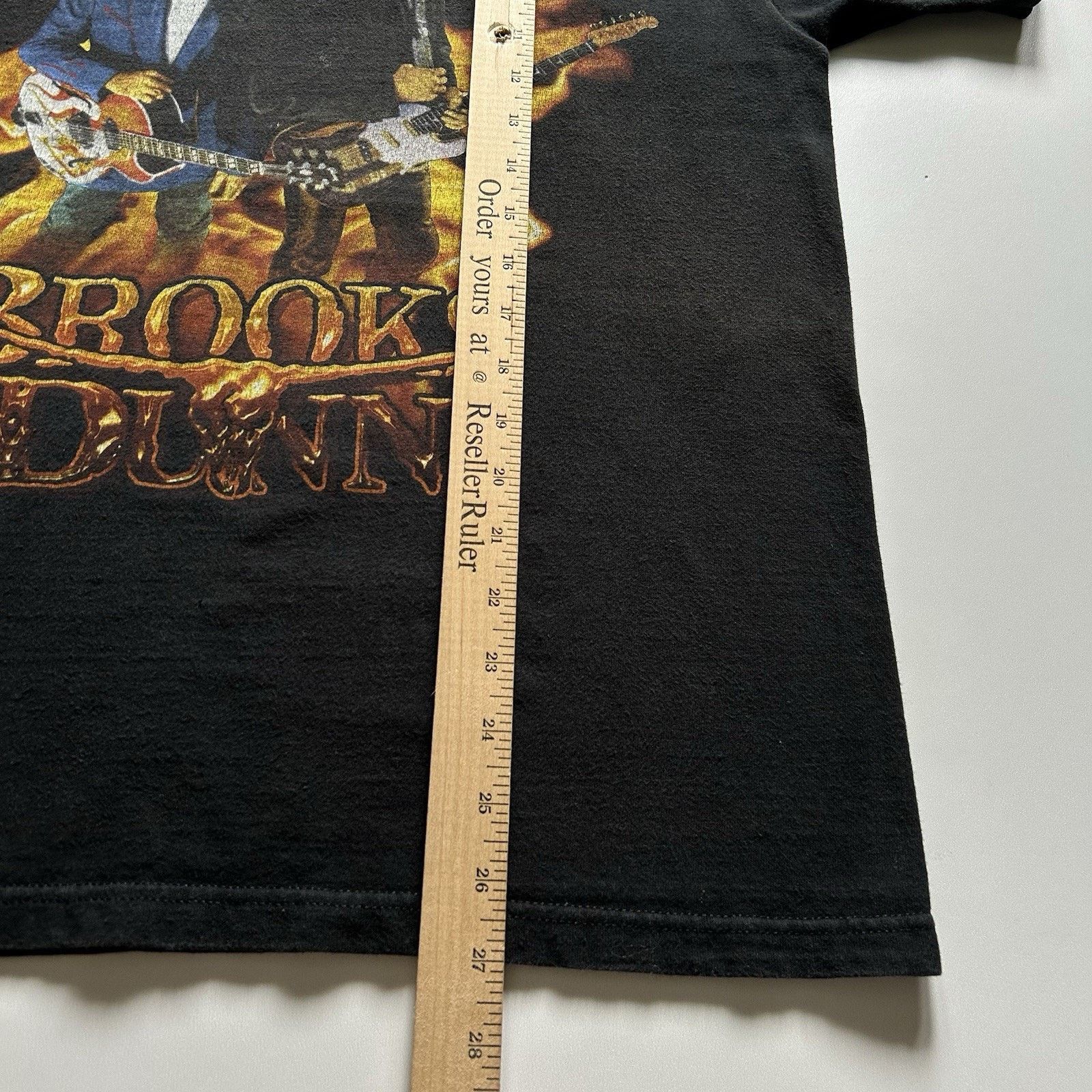 Band Tees × Vintage Vintage Brooks & Dunn T-Shirt Medium Y2K Fire Art Sun Faded Size US M / EU 48-50 / 2 - 6 Thumbnail