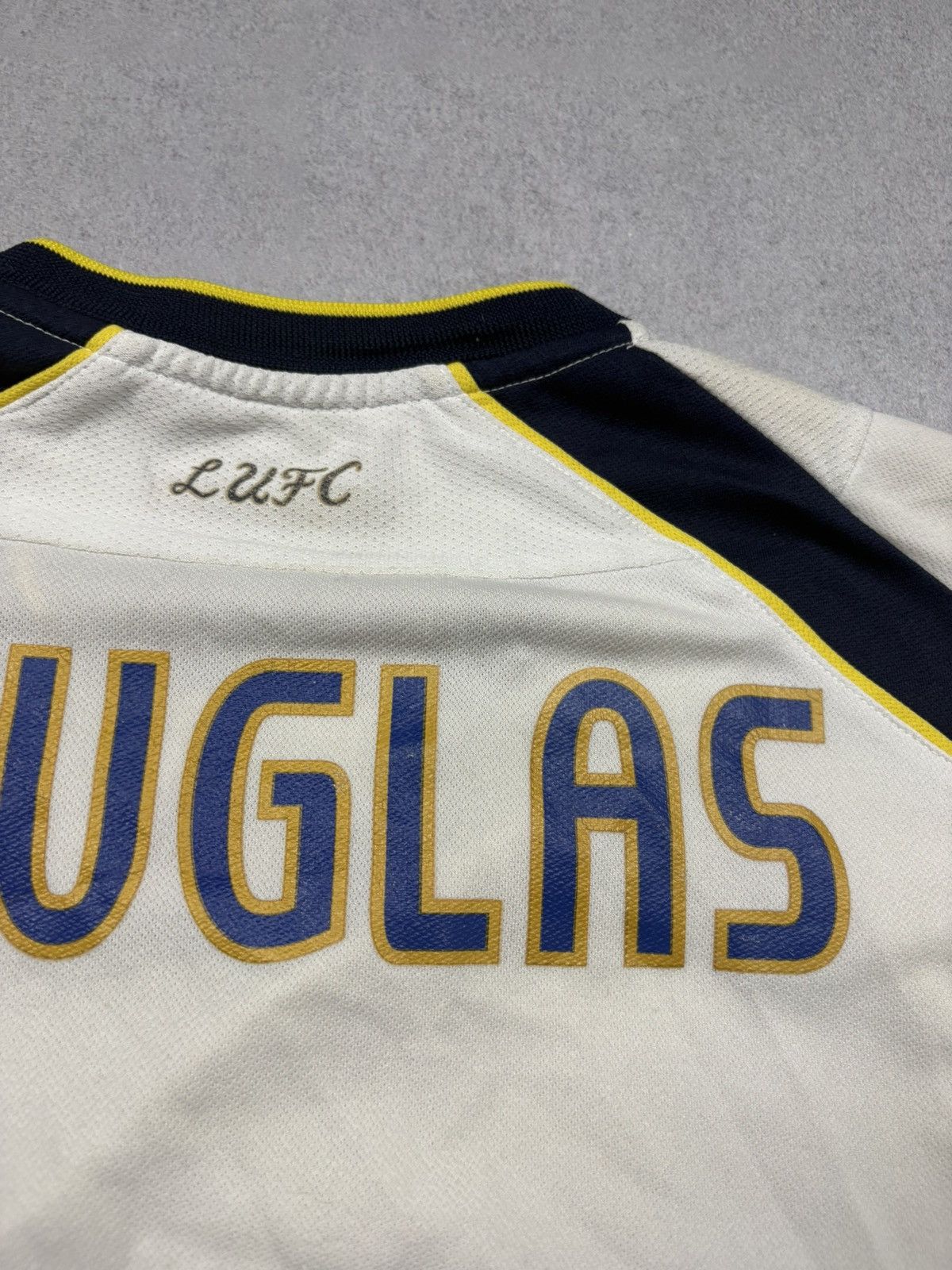 Vintage Vintage Leeds United Douglas #4 2006/07 Home Football Jersey Size US XL / EU 56 / 4 - 19 Thumbnail