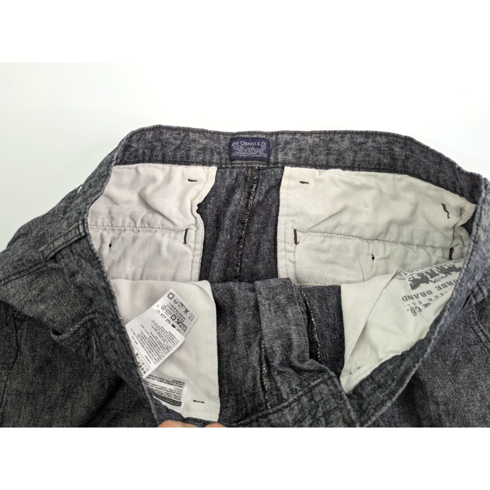 Levi's Levi's Chino Shorts Grey Chambray Men's 38 Cotton Linen Regular Front Flat 211810048 Size US 38 / EU 54 - 6 Thumbnail