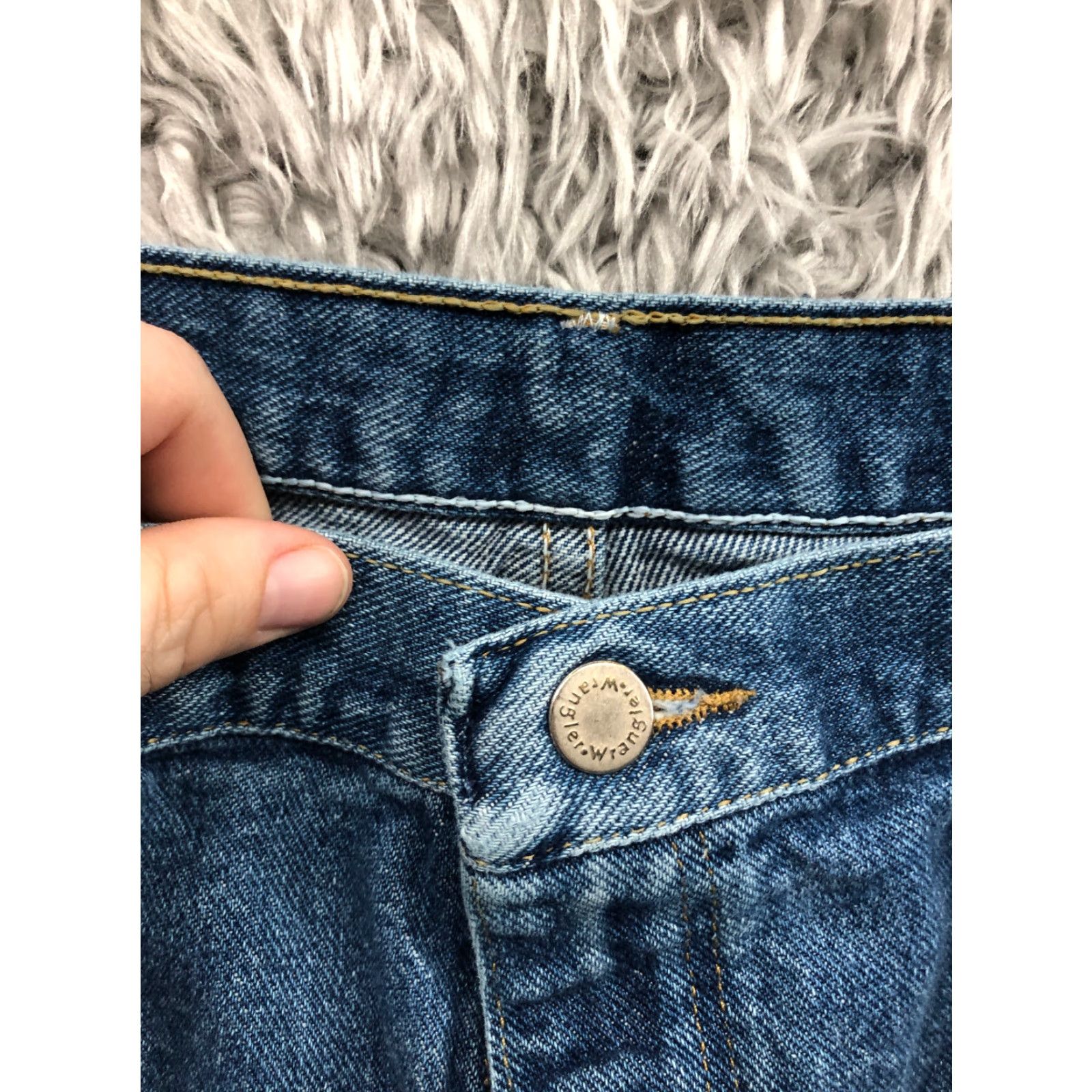 Wrangler Wrangler Shorts Mens Size 40 Mid Rise Dark Wash Bermuda Blue Denim Jean Shorts Size US 40 / EU 56 - 6 Thumbnail