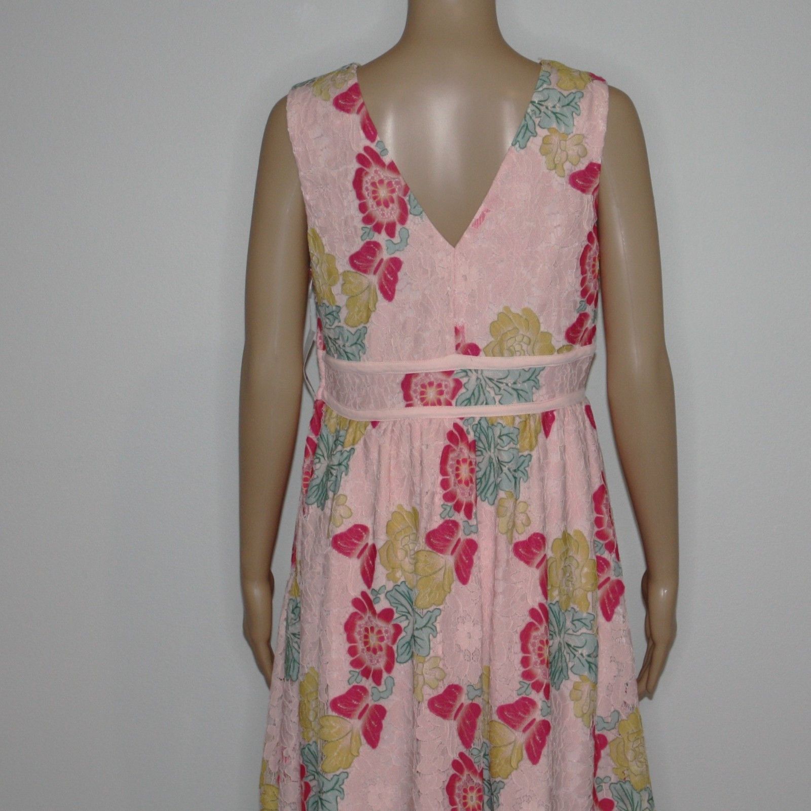 Other NSR Maria Multi Flower Floral Dress in size Medium NWT Size M / US 6-8 / IT 42-44 - 5 Thumbnail