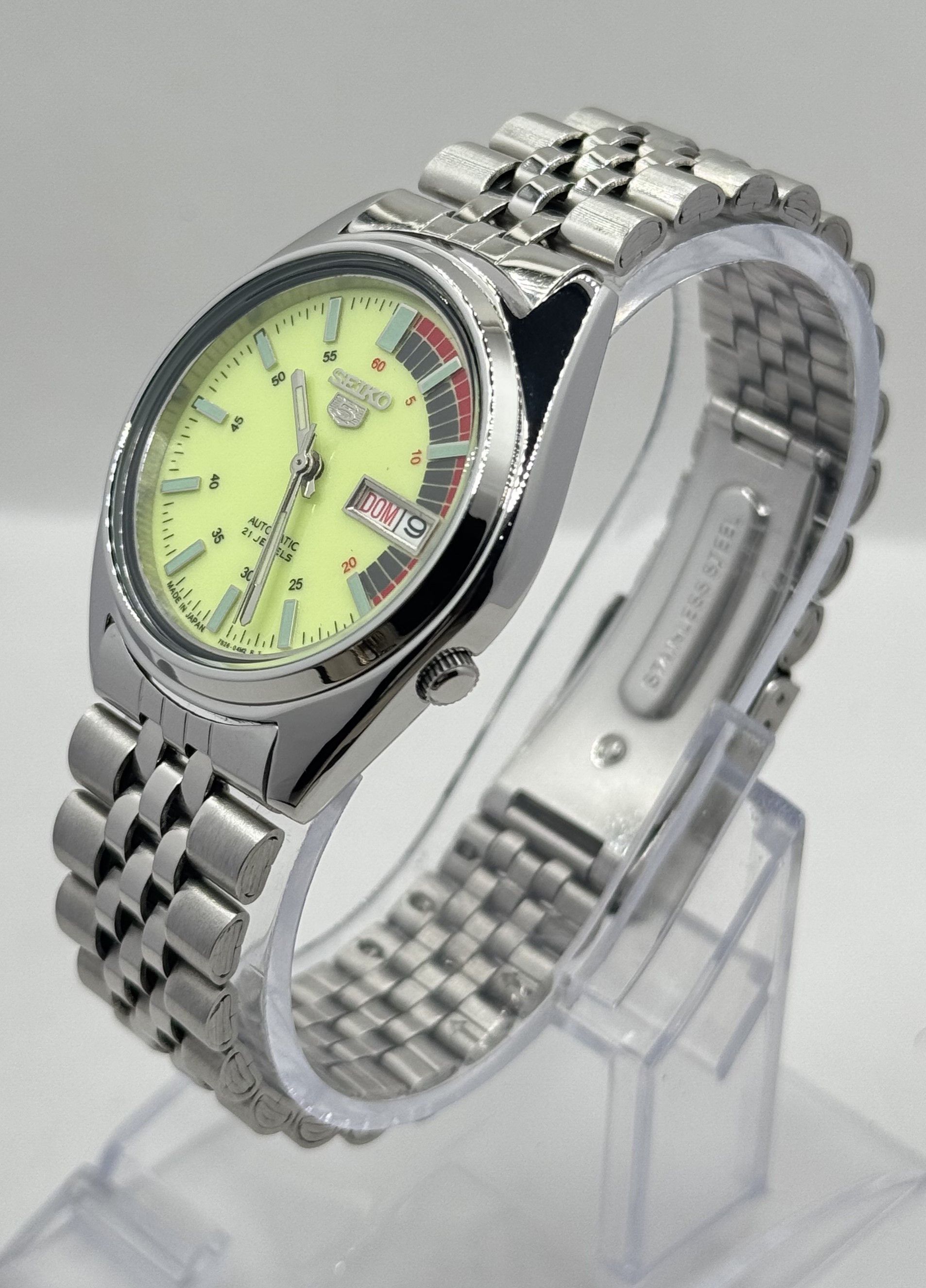 Seiko Seiko 5 Automatic Baton Dial Wrist Watch Day/Date Japan Size 36 - 1 Thumbnail