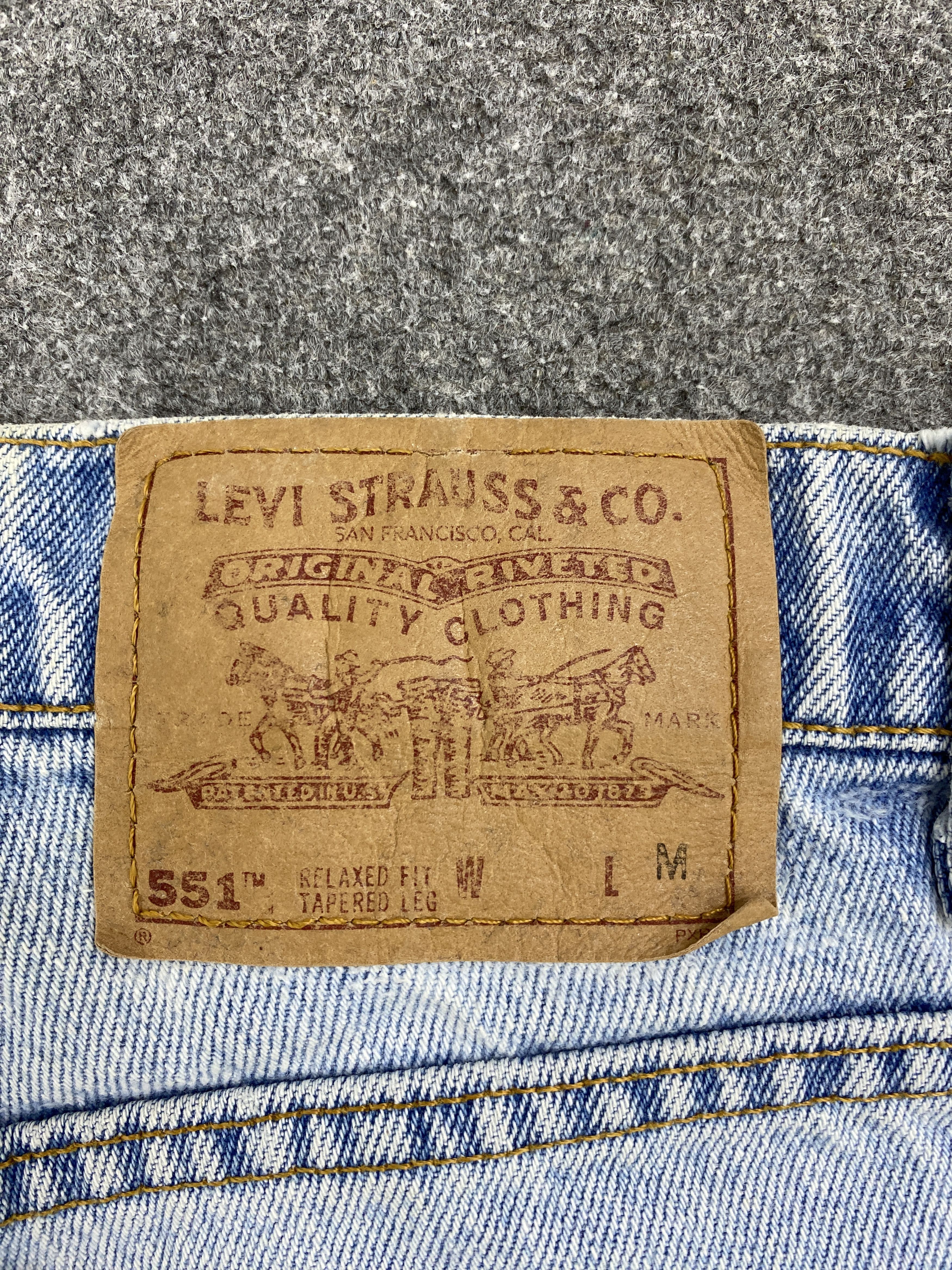 Levi's × Vintage Light Blue Washed Vintage Levis 551 Jeans Size US 28 / EU 44 - 5 Thumbnail