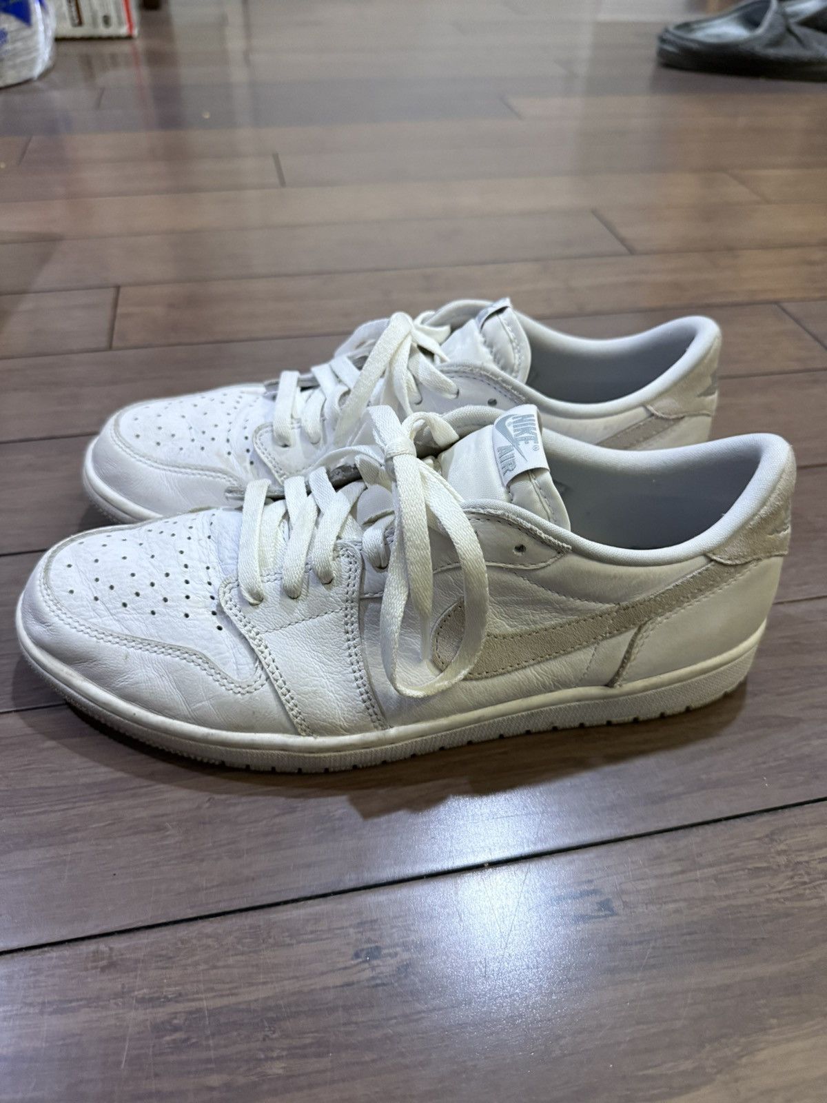 Jordan Brand × Nike Jordan 1 Low Neutral Grey Size US 11.5 / EU 44-45 - 2 Thumbnail