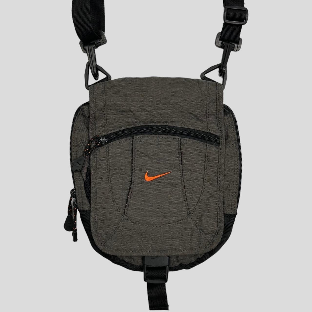 image of Nike 00’S Ripstop Utility Crossbody Bag in Grey, Men's