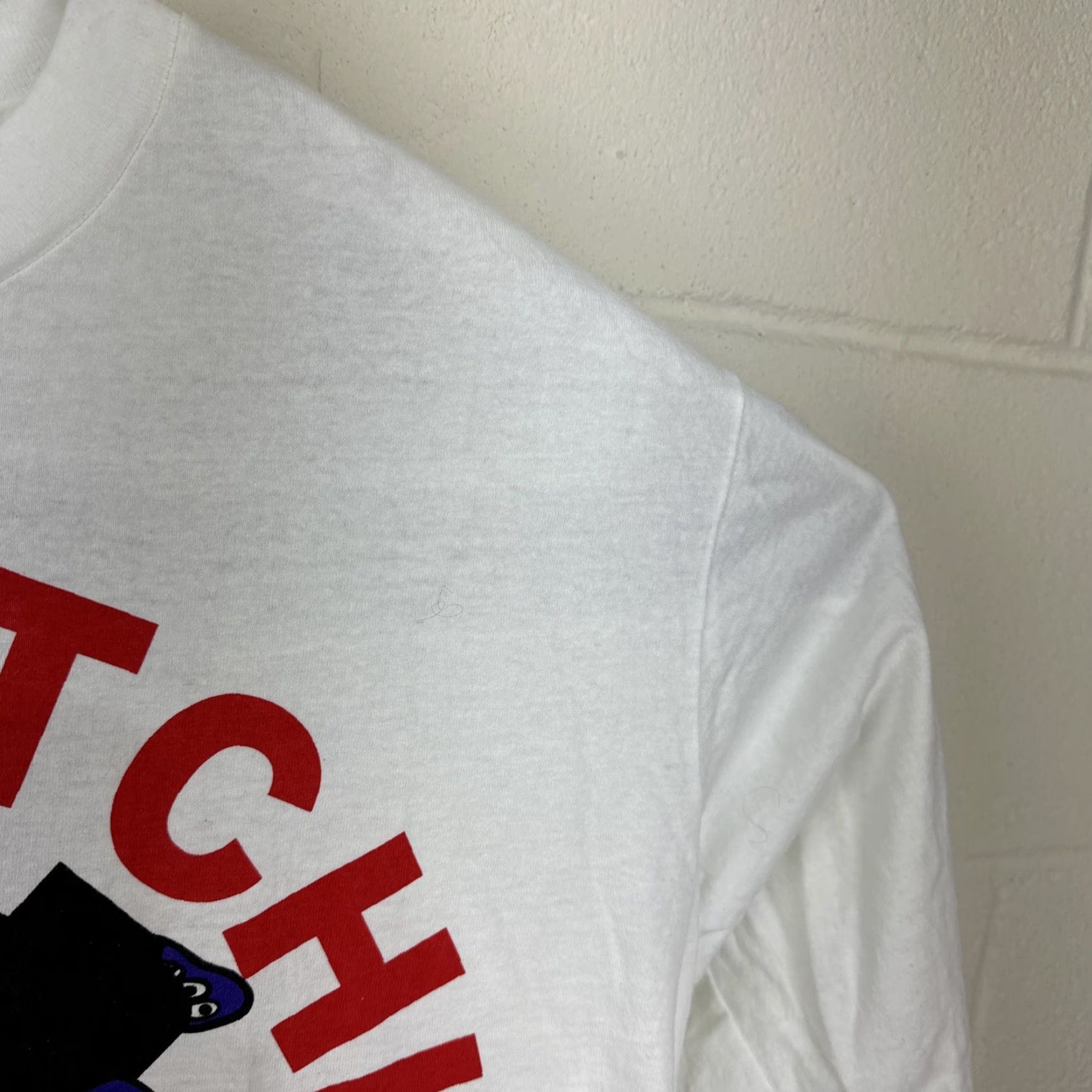 Vintage RED HOT CHILI PEPPERS Graphic Print Long Sleeve Shirt Adult Large White 90s Rock Mens Size US L / EU 52-54 / 3 - 7 Thumbnail