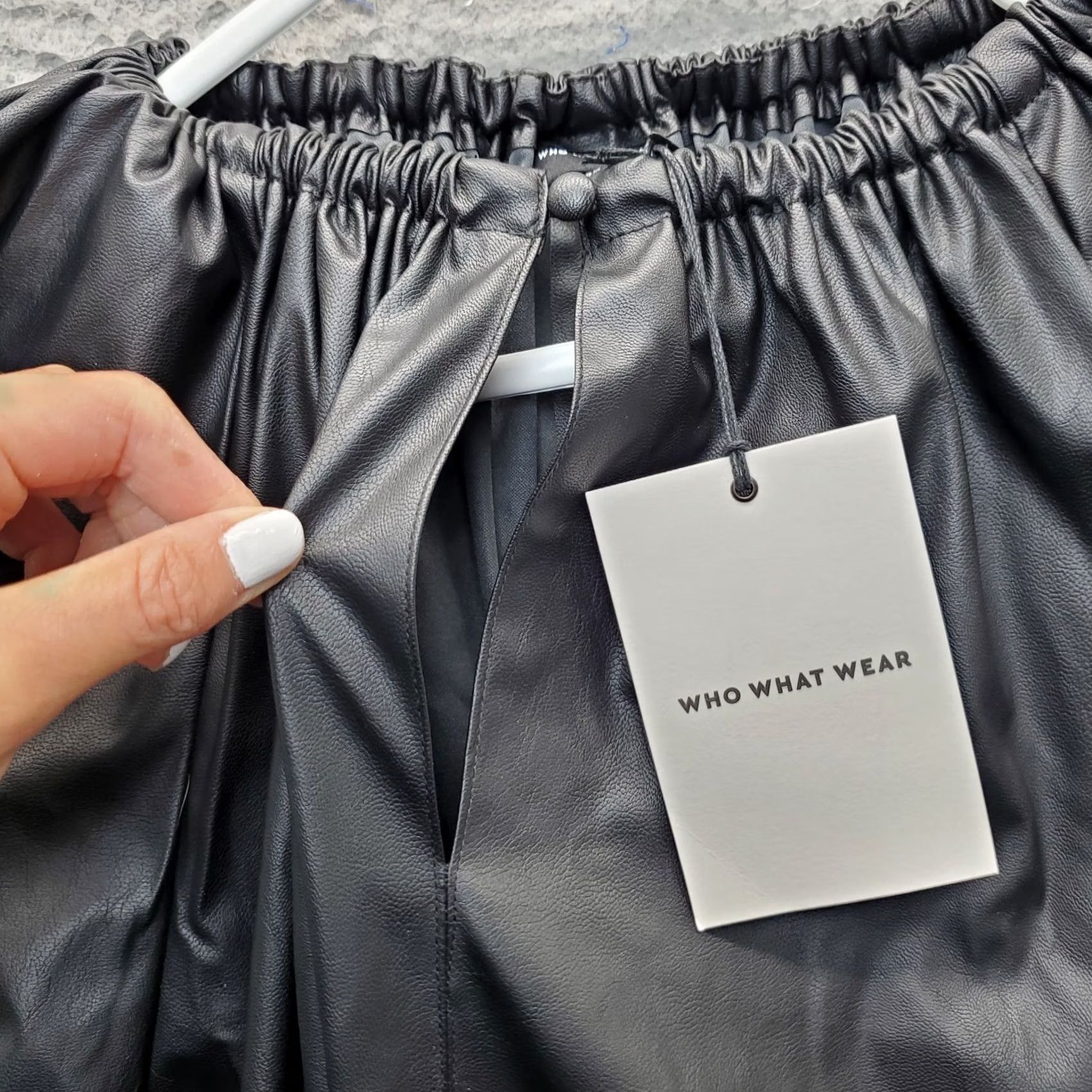 Vintage Who What Wear Faux Leather Top Womens M Black Balloon Sleeve Keyhole Front Size M / US 6-8 / IT 42-44 - 6 Thumbnail
