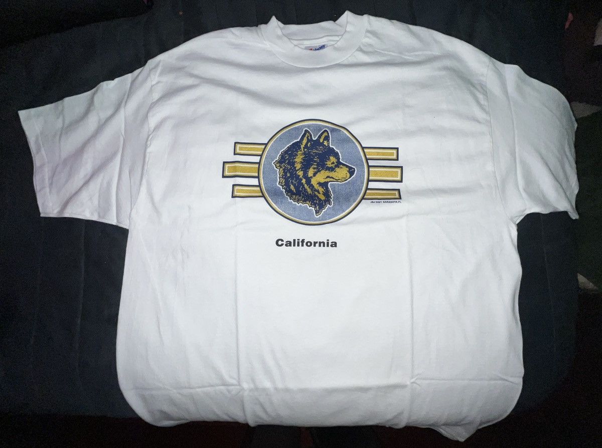 Vintage Vintage California Wolf XL White Single Stitch USA Shirt Size US XL / EU 56 / 4 - 1 Thumbnail