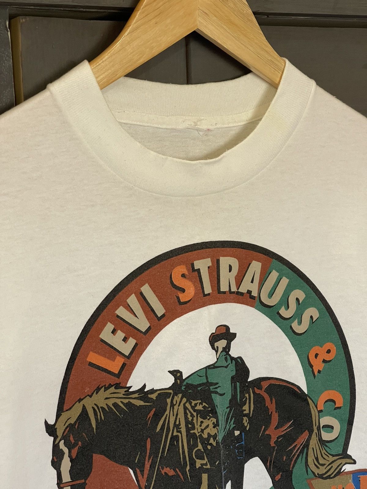 Cowboy Equipment 80’s Levis Vintage Cowboy Horse Western t-shirt tee white Size US L / EU 52-54 / 3 - 15 Thumbnail