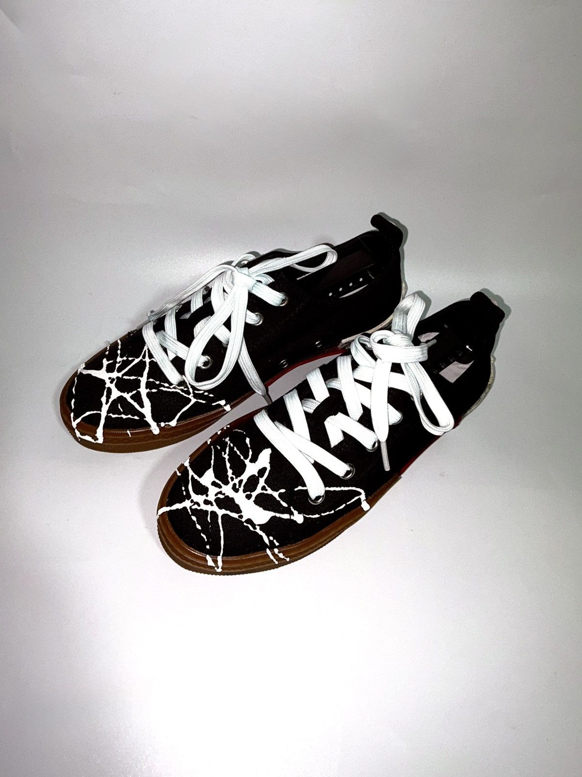 Maison Margiela M A I S O N M A R G I E L A paint splatted sneakers Size US 8 / IT 38 - 2 Thumbnail