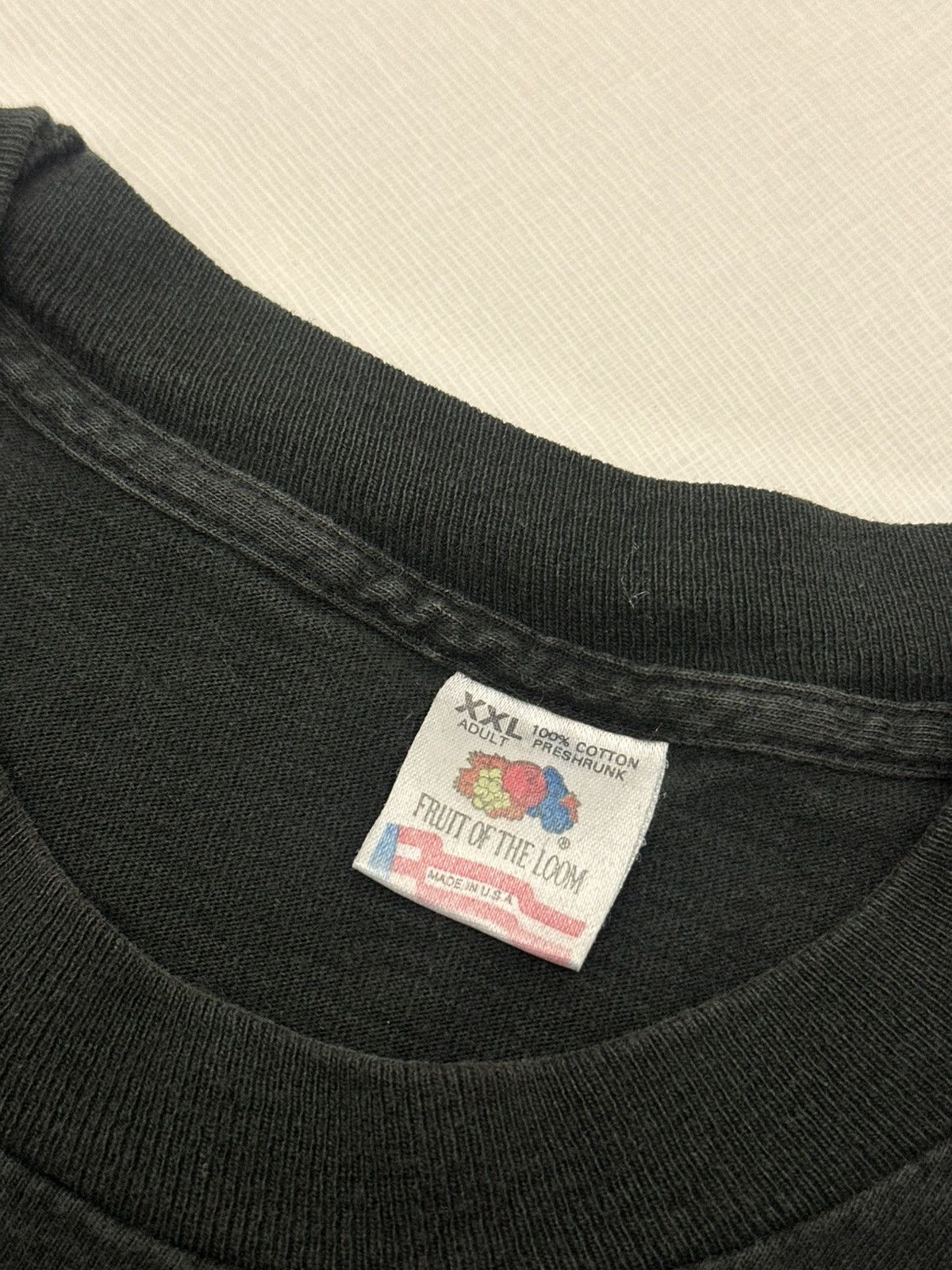 Fruit Of The Loom Vintage 90s Wolf Paw Print Single Stitch Tshirt XXL Black Size US XXL / EU 58 / 5 - 5 Thumbnail