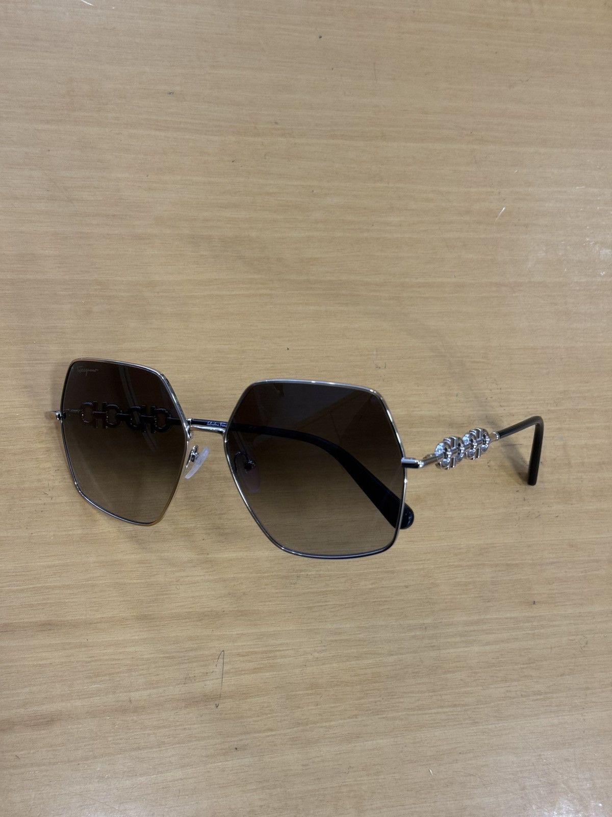 Salvatore Ferragamo Ferragamo Sunglasses SF291S 703 Size ONE SIZE - 1 Thumbnail